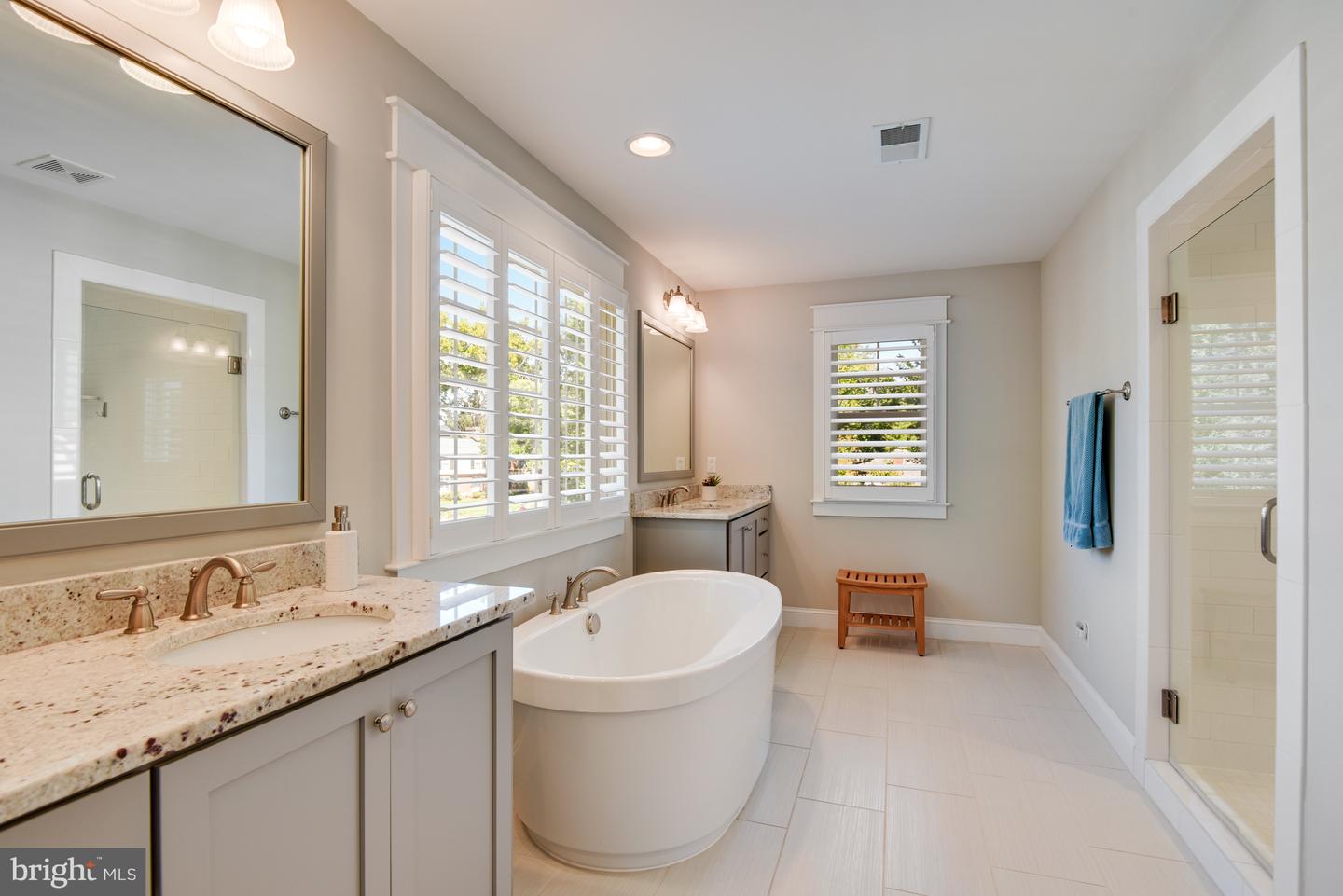 6632 LANGDON CT, MCLEAN, Virginia 22101, 6 Bedrooms Bedrooms, ,5 BathroomsBathrooms,Residential,For sale,6632 LANGDON CT,VAFX2265144 MLS # VAFX2265144