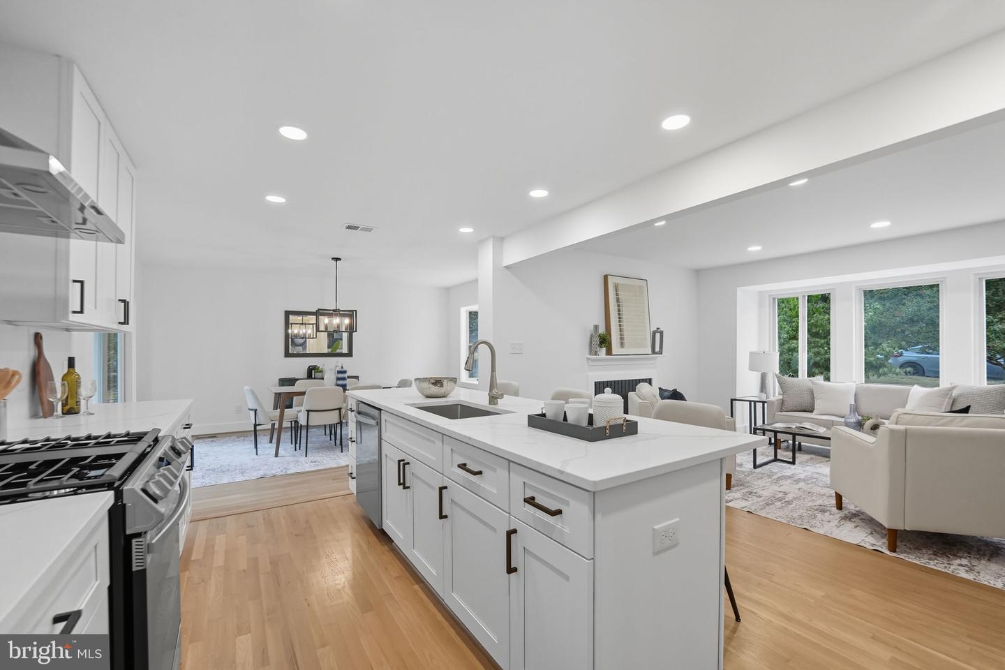 492 N LATHAM ST, ALEXANDRIA, Virginia 22304, 4 Bedrooms Bedrooms, ,3 BathroomsBathrooms,Residential,For sale,492 N LATHAM ST,VAAX2049374 MLS # VAAX2049374