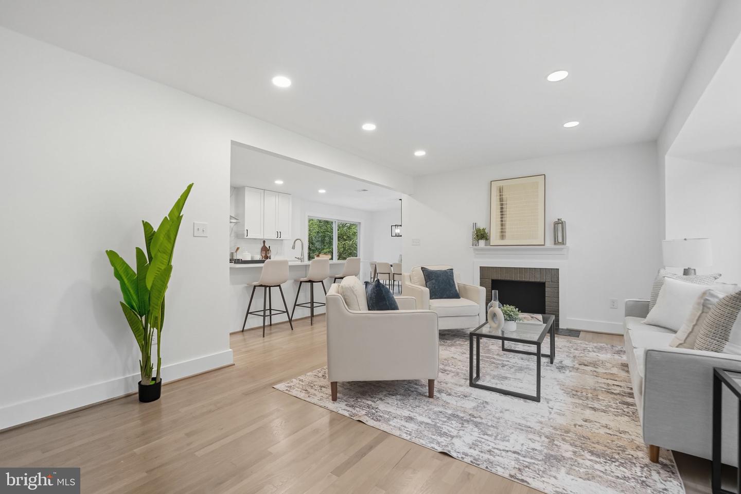 492 N LATHAM ST, ALEXANDRIA, Virginia 22304, 4 Bedrooms Bedrooms, ,3 BathroomsBathrooms,Residential,For sale,492 N LATHAM ST,VAAX2049374 MLS # VAAX2049374