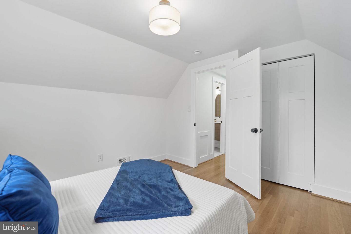 492 N LATHAM ST, ALEXANDRIA, Virginia 22304, 4 Bedrooms Bedrooms, ,3 BathroomsBathrooms,Residential,For sale,492 N LATHAM ST,VAAX2049374 MLS # VAAX2049374