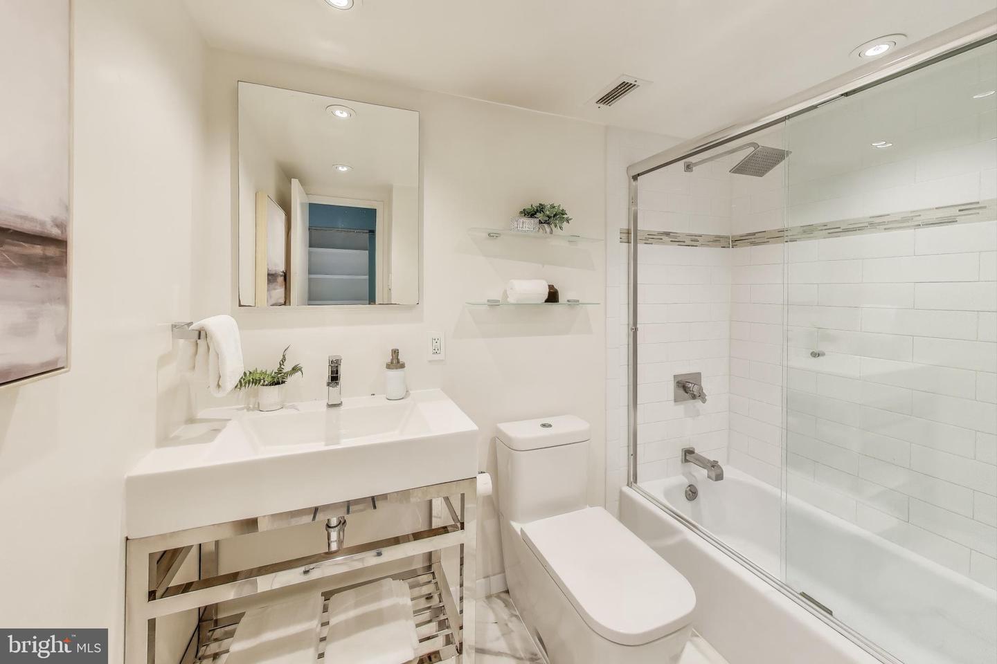 490 M ST SW #W802, WASHINGTON, District Of Columbia 20024, 1 Bedroom Bedrooms, ,1 BathroomBathrooms,Residential,For sale,490 M ST SW #W802,DCDC2221154 MLS # DCDC2221154