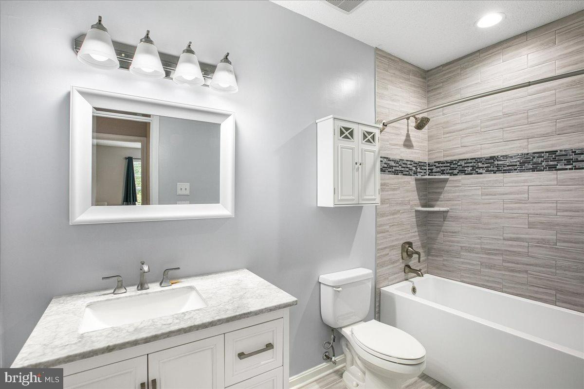 267 S PICKETT ST #102, ALEXANDRIA, Virginia 22304, 1 Bedroom Bedrooms, 5 Rooms Rooms,1 BathroomBathrooms,Residential,For sale,267 S PICKETT ST #102,VAAX2049826 MLS # VAAX2049826