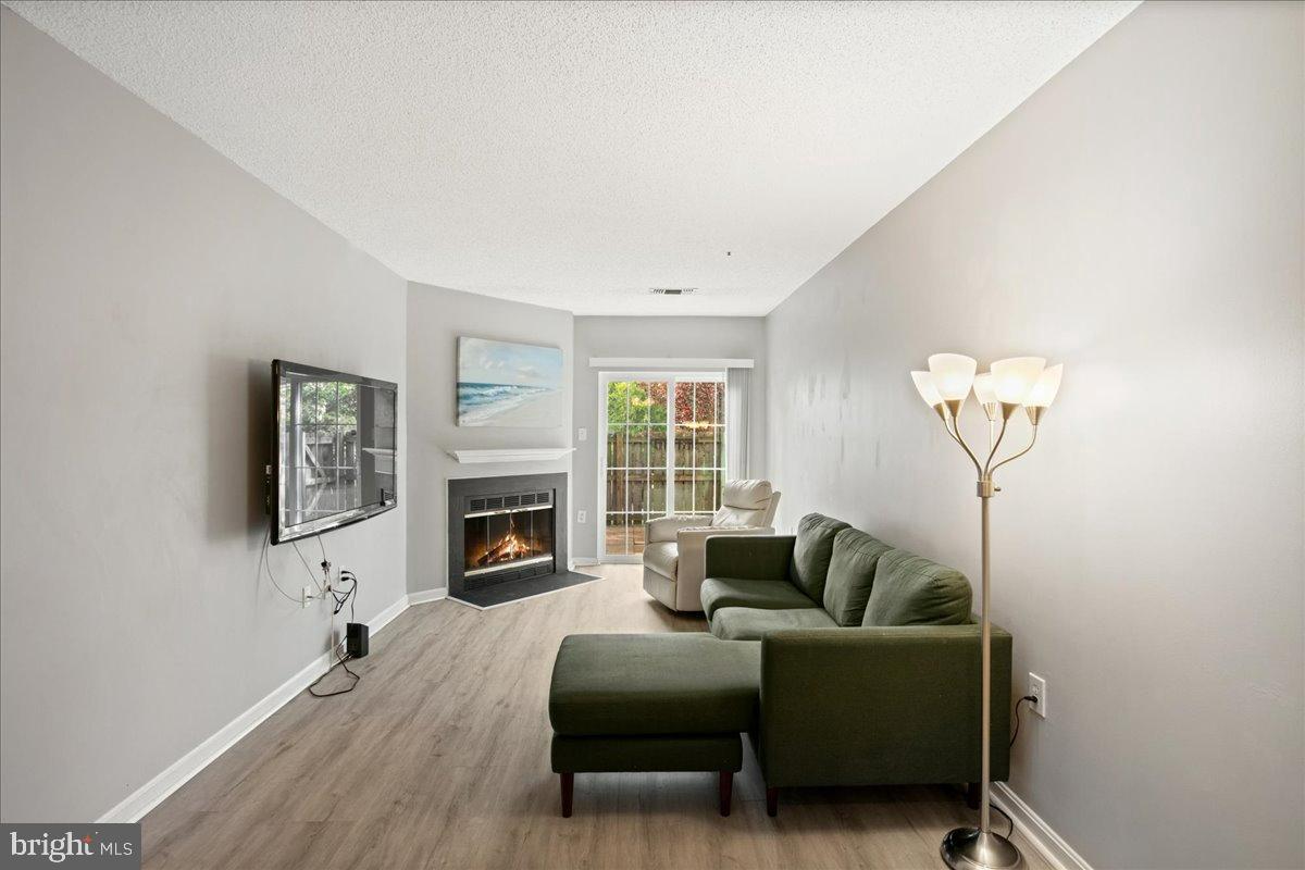 267 S PICKETT ST #102, ALEXANDRIA, Virginia 22304, 1 Bedroom Bedrooms, 5 Rooms Rooms,1 BathroomBathrooms,Residential,For sale,267 S PICKETT ST #102,VAAX2049826 MLS # VAAX2049826