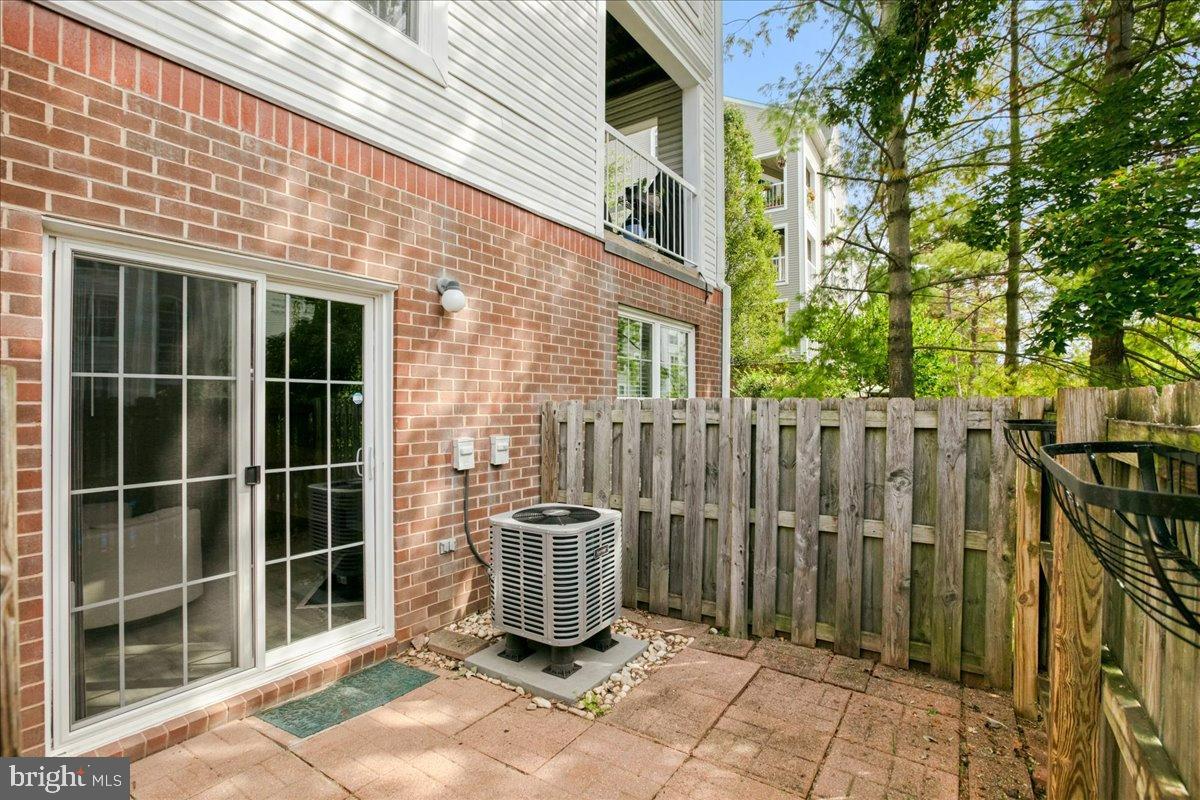 267 S PICKETT ST #102, ALEXANDRIA, Virginia 22304, 1 Bedroom Bedrooms, 5 Rooms Rooms,1 BathroomBathrooms,Residential,For sale,267 S PICKETT ST #102,VAAX2049826 MLS # VAAX2049826