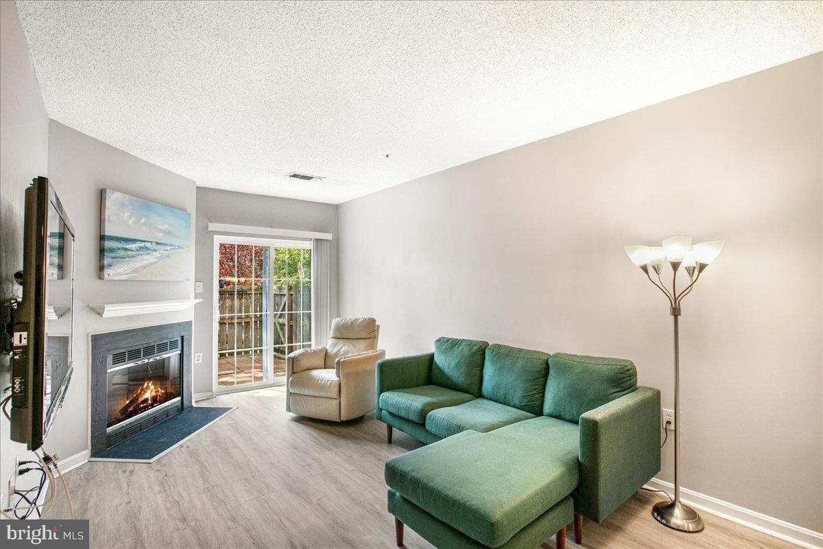 267 S PICKETT ST #102, ALEXANDRIA, Virginia 22304, 1 Bedroom Bedrooms, 5 Rooms Rooms,1 BathroomBathrooms,Residential,For sale,267 S PICKETT ST #102,VAAX2049826 MLS # VAAX2049826