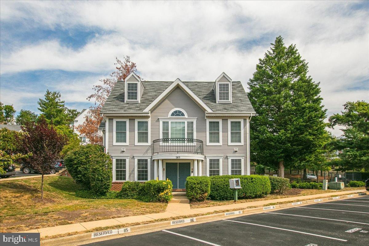 267 S PICKETT ST #102, ALEXANDRIA, Virginia 22304, 1 Bedroom Bedrooms, 5 Rooms Rooms,1 BathroomBathrooms,Residential,For sale,267 S PICKETT ST #102,VAAX2049826 MLS # VAAX2049826