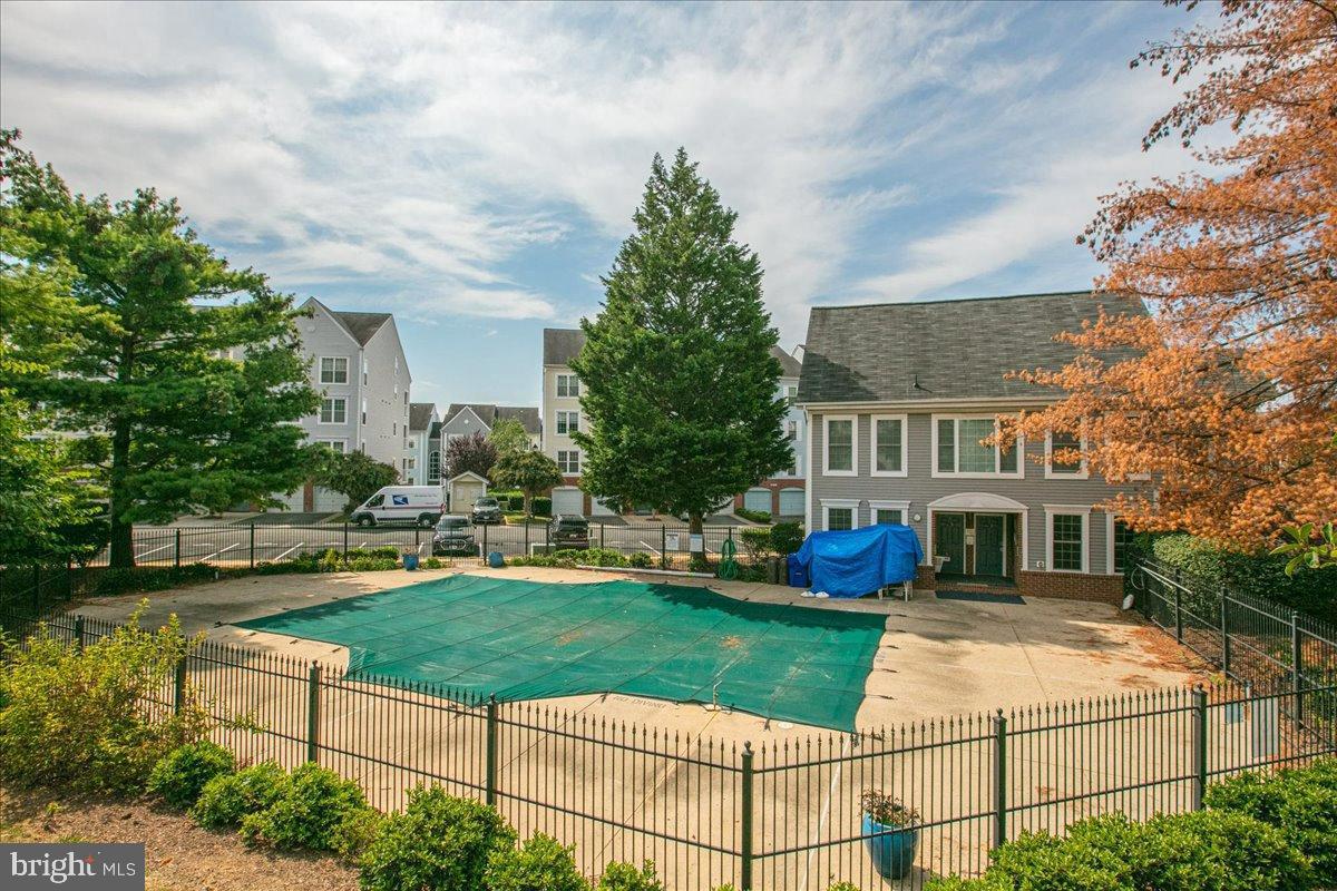 267 S PICKETT ST #102, ALEXANDRIA, Virginia 22304, 1 Bedroom Bedrooms, 5 Rooms Rooms,1 BathroomBathrooms,Residential,For sale,267 S PICKETT ST #102,VAAX2049826 MLS # VAAX2049826