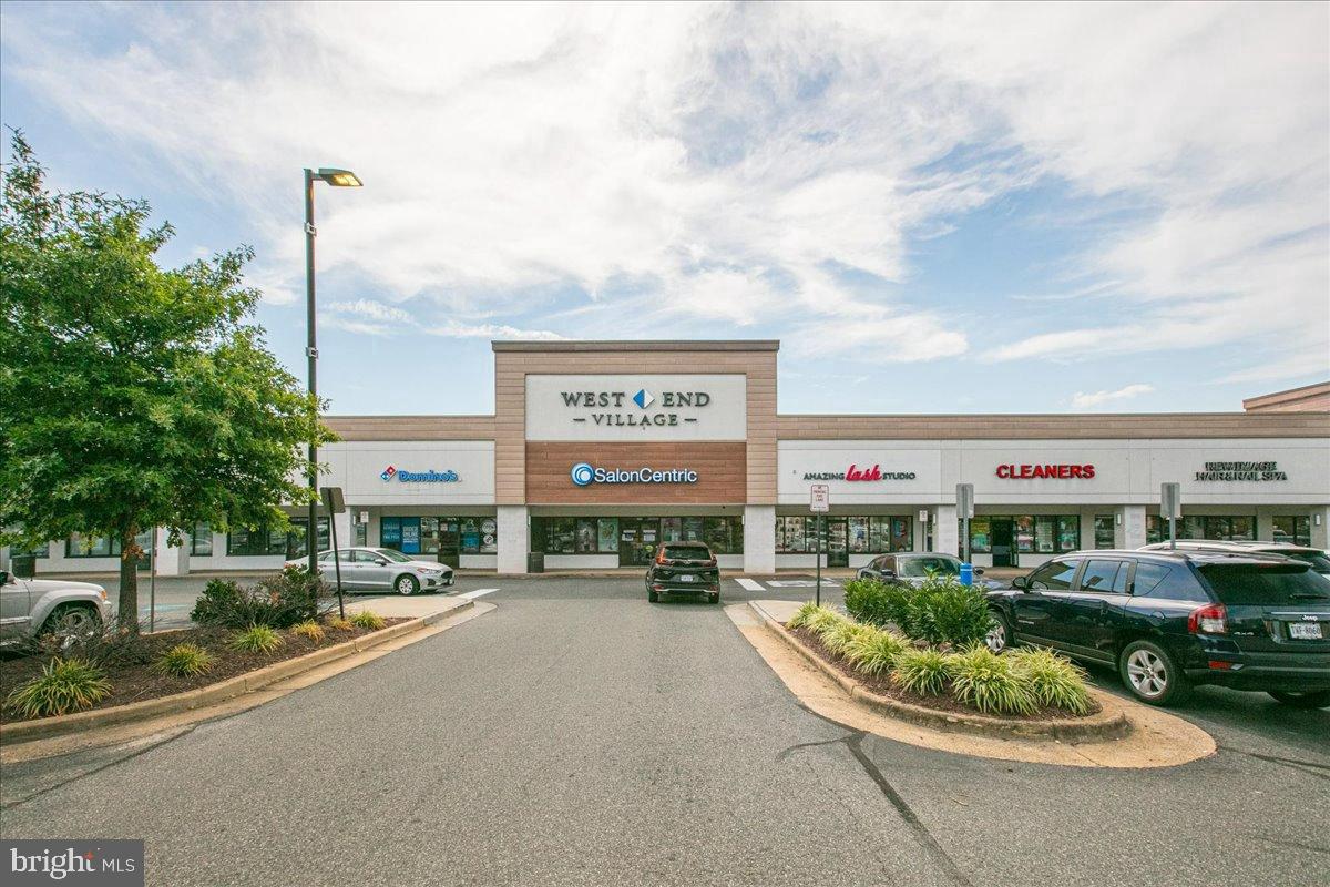 267 S PICKETT ST #102, ALEXANDRIA, Virginia 22304, 1 Bedroom Bedrooms, 5 Rooms Rooms,1 BathroomBathrooms,Residential,For sale,267 S PICKETT ST #102,VAAX2049826 MLS # VAAX2049826