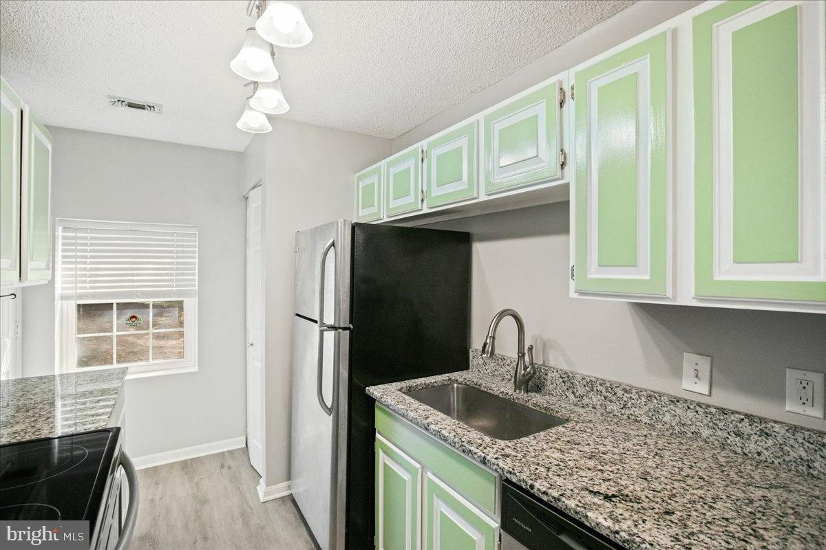 267 S PICKETT ST #102, ALEXANDRIA, Virginia 22304, 1 Bedroom Bedrooms, 5 Rooms Rooms,1 BathroomBathrooms,Residential,For sale,267 S PICKETT ST #102,VAAX2049826 MLS # VAAX2049826