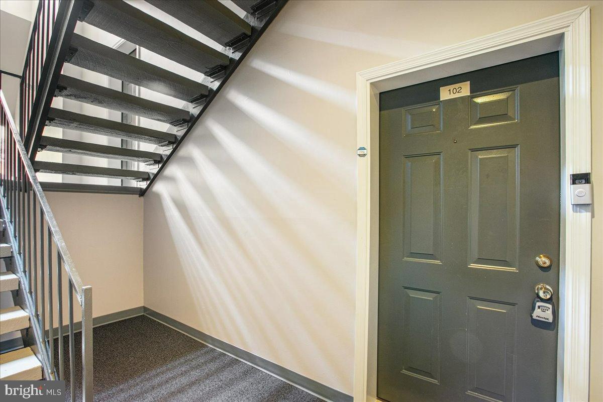 267 S PICKETT ST #102, ALEXANDRIA, Virginia 22304, 1 Bedroom Bedrooms, 5 Rooms Rooms,1 BathroomBathrooms,Residential,For sale,267 S PICKETT ST #102,VAAX2049826 MLS # VAAX2049826