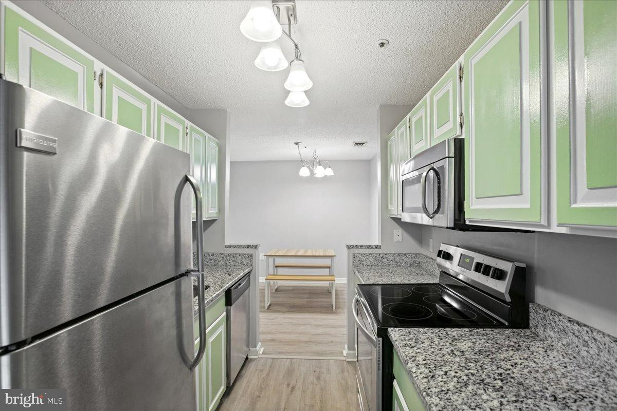 267 S PICKETT ST #102, ALEXANDRIA, Virginia 22304, 1 Bedroom Bedrooms, 5 Rooms Rooms,1 BathroomBathrooms,Residential,For sale,267 S PICKETT ST #102,VAAX2049826 MLS # VAAX2049826