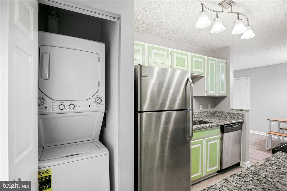 267 S PICKETT ST #102, ALEXANDRIA, Virginia 22304, 1 Bedroom Bedrooms, 5 Rooms Rooms,1 BathroomBathrooms,Residential,For sale,267 S PICKETT ST #102,VAAX2049826 MLS # VAAX2049826