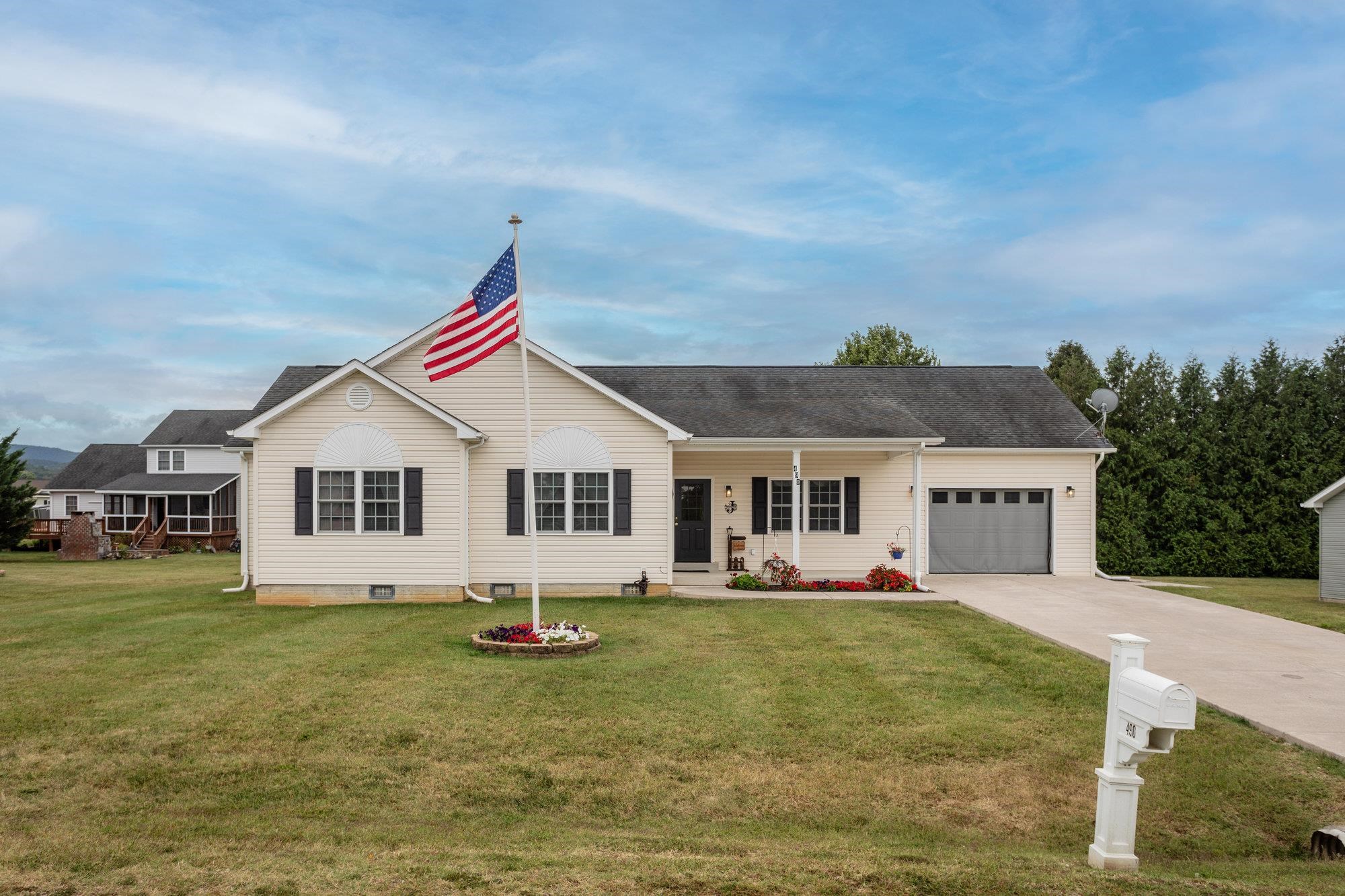 490 LEOLA LOOP, STANLEY, Virginia 22851, 3 Bedrooms Bedrooms, ,2 BathroomsBathrooms,Residential,490 LEOLA LOOP,669179 MLS # 669179