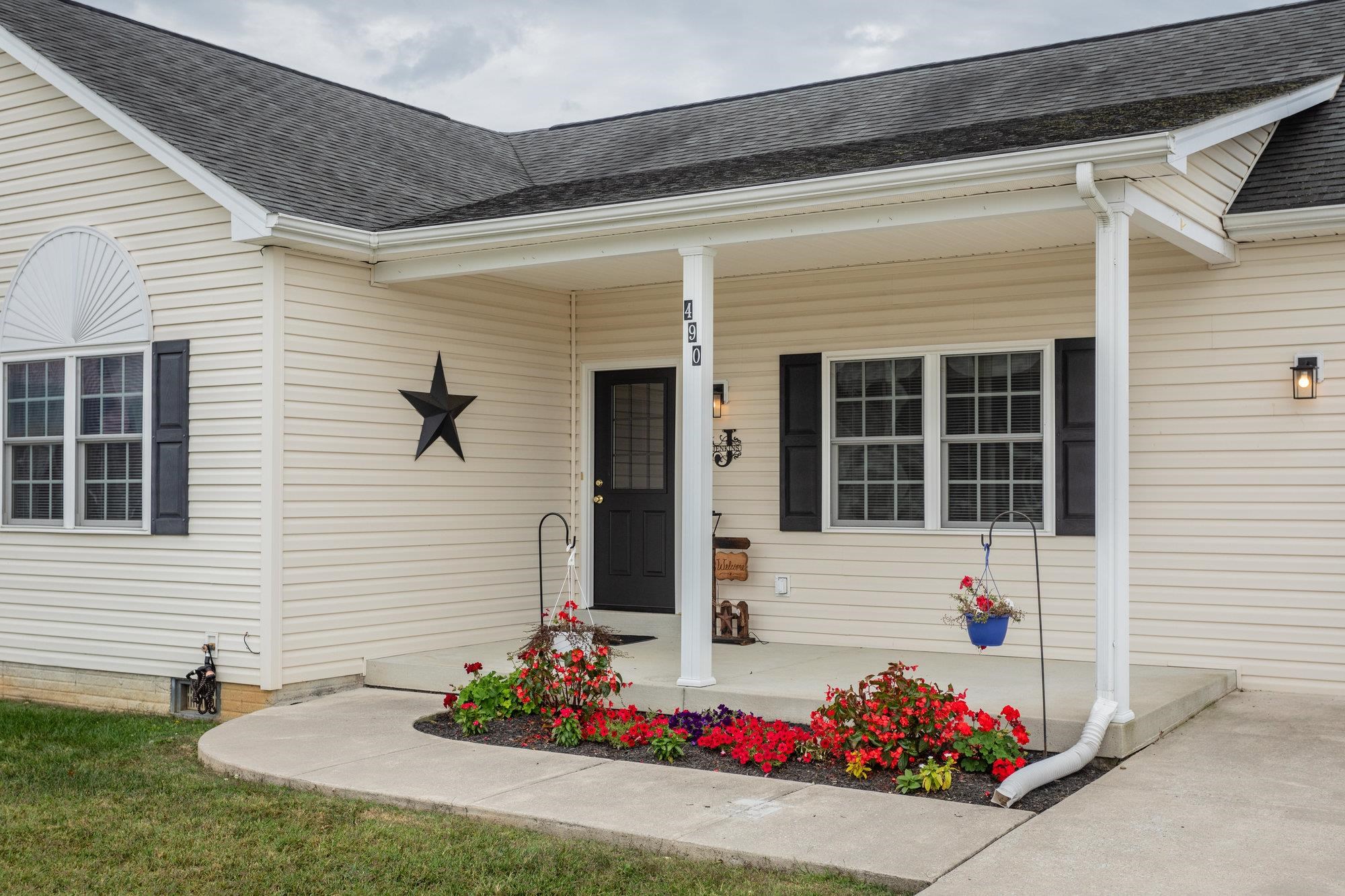 490 LEOLA LOOP, STANLEY, Virginia 22851, 3 Bedrooms Bedrooms, ,2 BathroomsBathrooms,Residential,490 LEOLA LOOP,669179 MLS # 669179