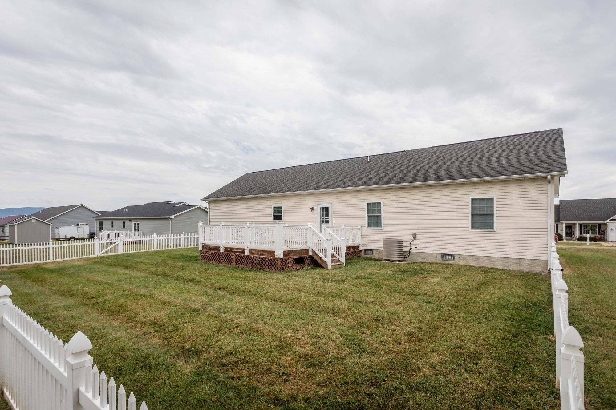 490 LEOLA LOOP, STANLEY, Virginia 22851, 3 Bedrooms Bedrooms, ,2 BathroomsBathrooms,Residential,490 LEOLA LOOP,669179 MLS # 669179