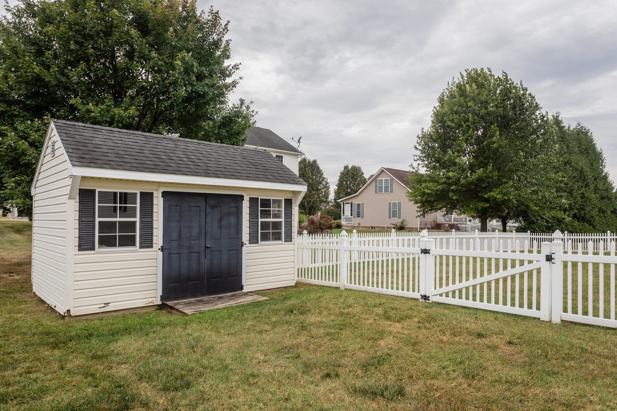 490 LEOLA LOOP, STANLEY, Virginia 22851, 3 Bedrooms Bedrooms, ,2 BathroomsBathrooms,Residential,490 LEOLA LOOP,669179 MLS # 669179