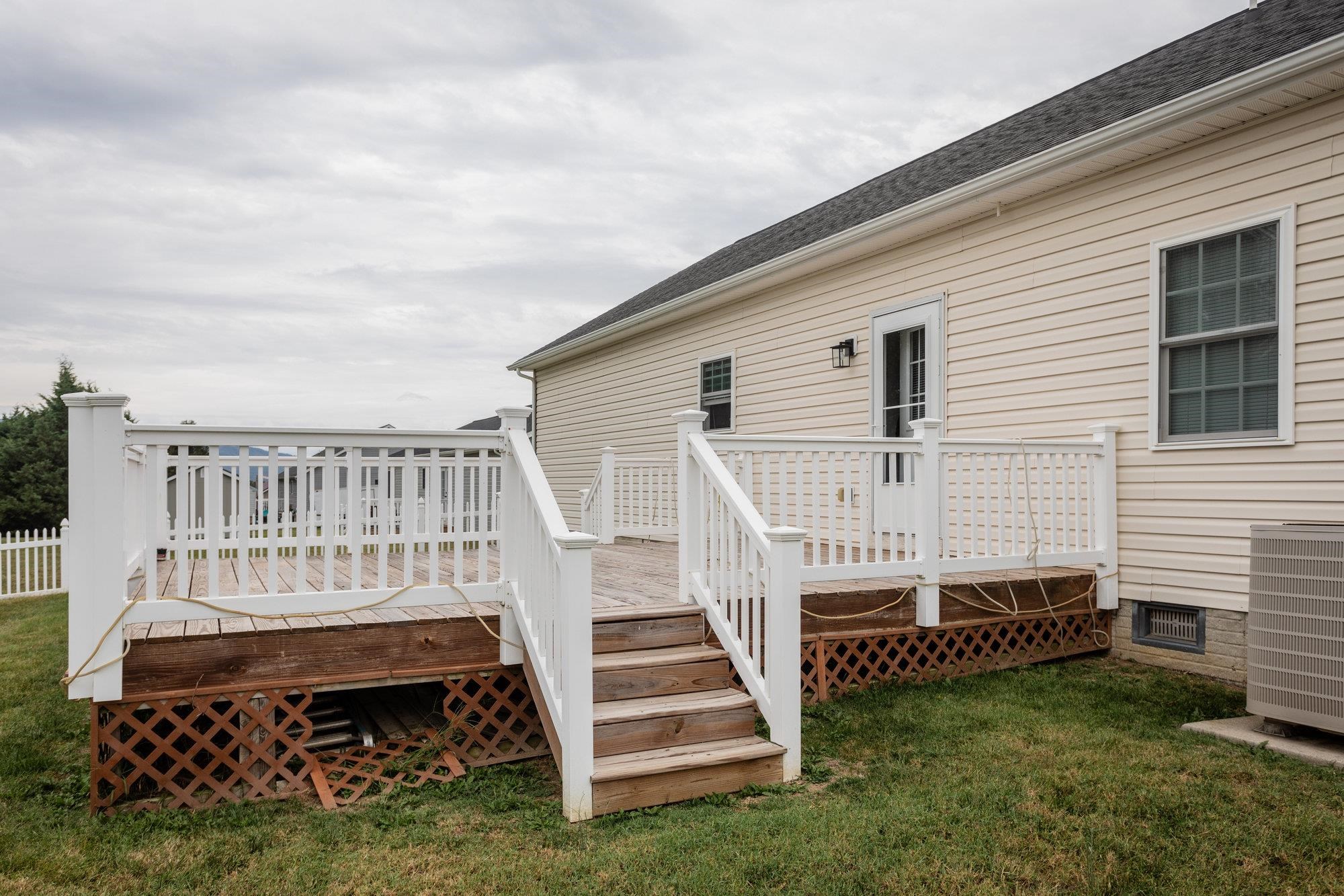 490 LEOLA LOOP, STANLEY, Virginia 22851, 3 Bedrooms Bedrooms, ,2 BathroomsBathrooms,Residential,490 LEOLA LOOP,669179 MLS # 669179