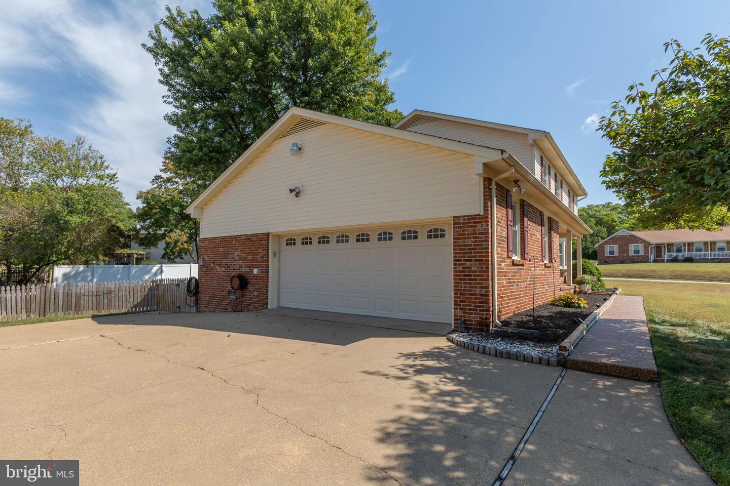2123 MATTHEW LN, FREDERICKSBURG, Virginia 22405, 5 Bedrooms Bedrooms, ,2 BathroomsBathrooms,Residential,For sale,2123 MATTHEW LN,VAST2042722 MLS # VAST2042722