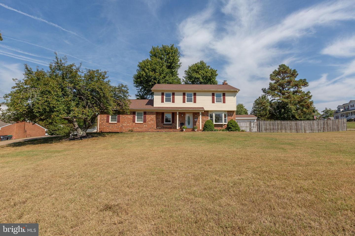 2123 MATTHEW LN, FREDERICKSBURG, Virginia 22405, 5 Bedrooms Bedrooms, ,2 BathroomsBathrooms,Residential,For sale,2123 MATTHEW LN,VAST2042722 MLS # VAST2042722