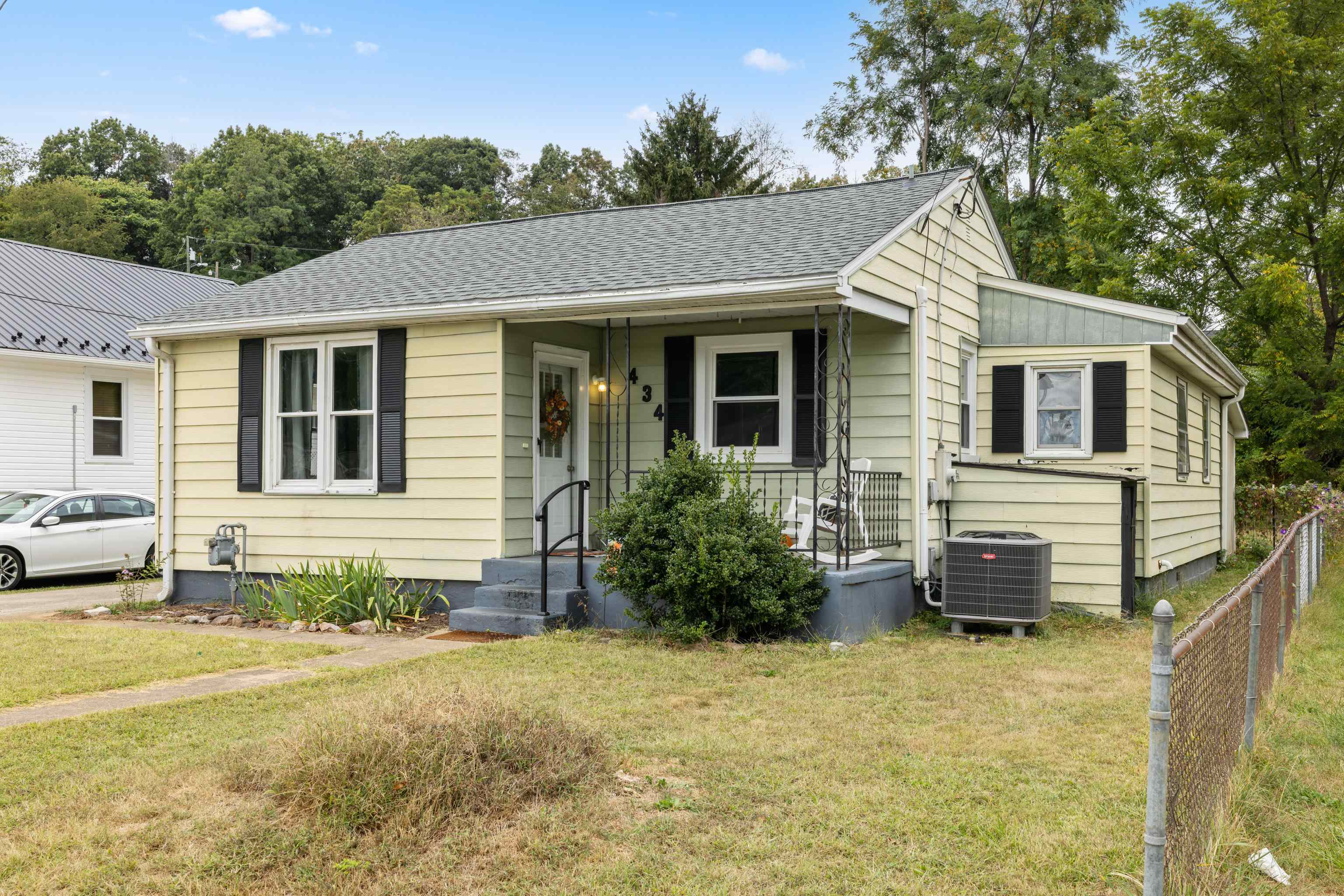 434 PEACH ST, STAUNTON, Virginia 24401, 3 Bedrooms Bedrooms, ,1 BathroomBathrooms,Residential,434 PEACH ST,669189 MLS # 669189