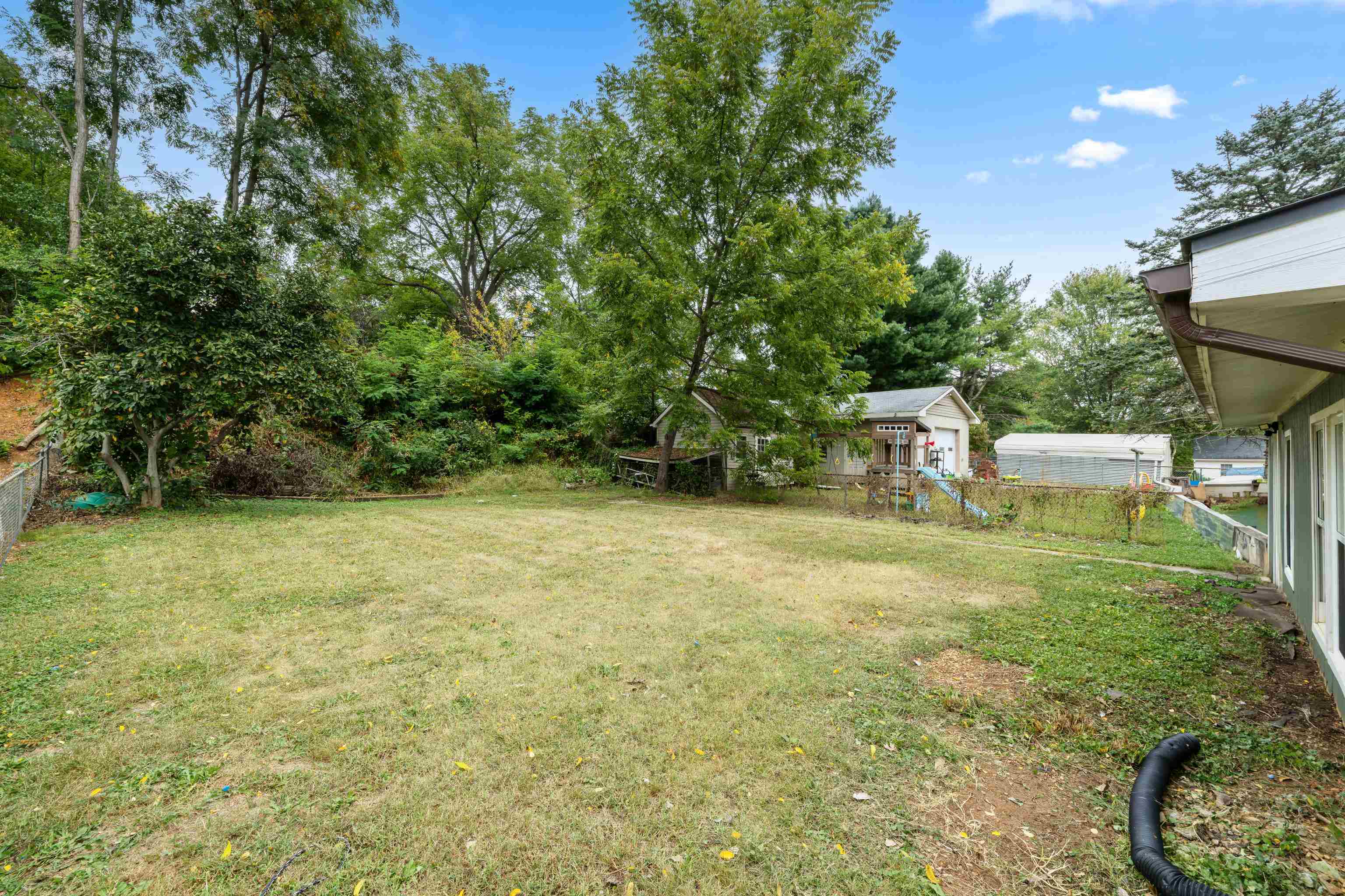 434 PEACH ST, STAUNTON, Virginia 24401, 3 Bedrooms Bedrooms, ,1 BathroomBathrooms,Residential,434 PEACH ST,669189 MLS # 669189