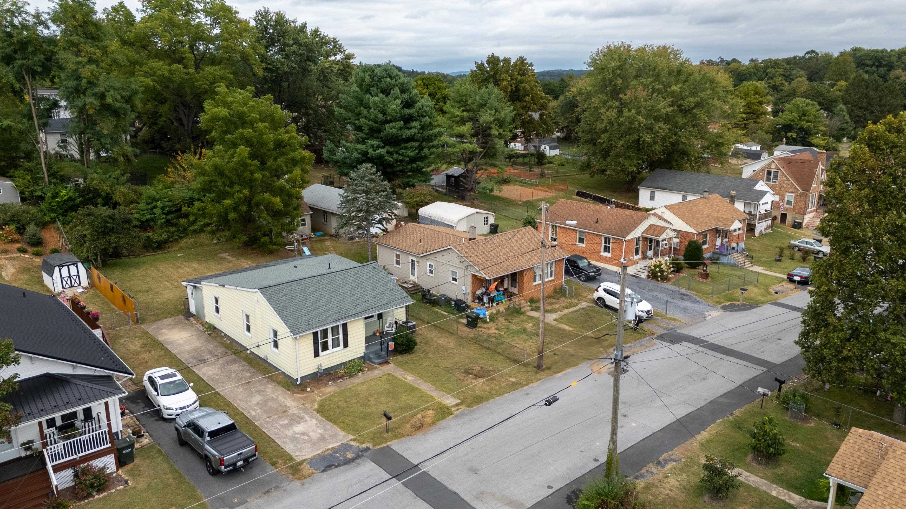 434 PEACH ST, STAUNTON, Virginia 24401, 3 Bedrooms Bedrooms, ,1 BathroomBathrooms,Residential,434 PEACH ST,669189 MLS # 669189