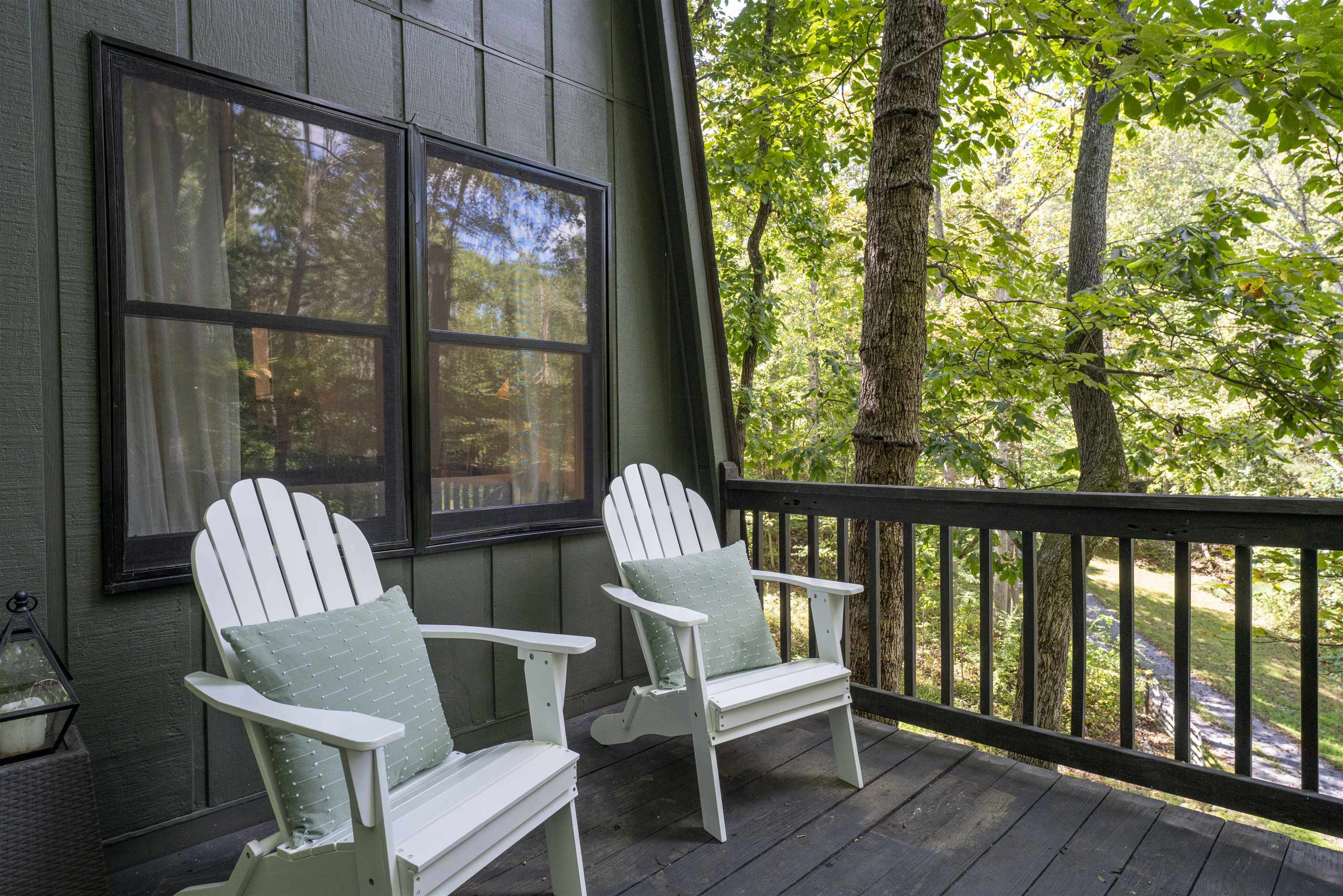 21 CREEKWOOD LN, LYNDHURST, Virginia 22952, 2 Bedrooms Bedrooms, ,1 BathroomBathrooms,Residential,Cabin Rockwood,21 CREEKWOOD LN,669196 MLS # 669196