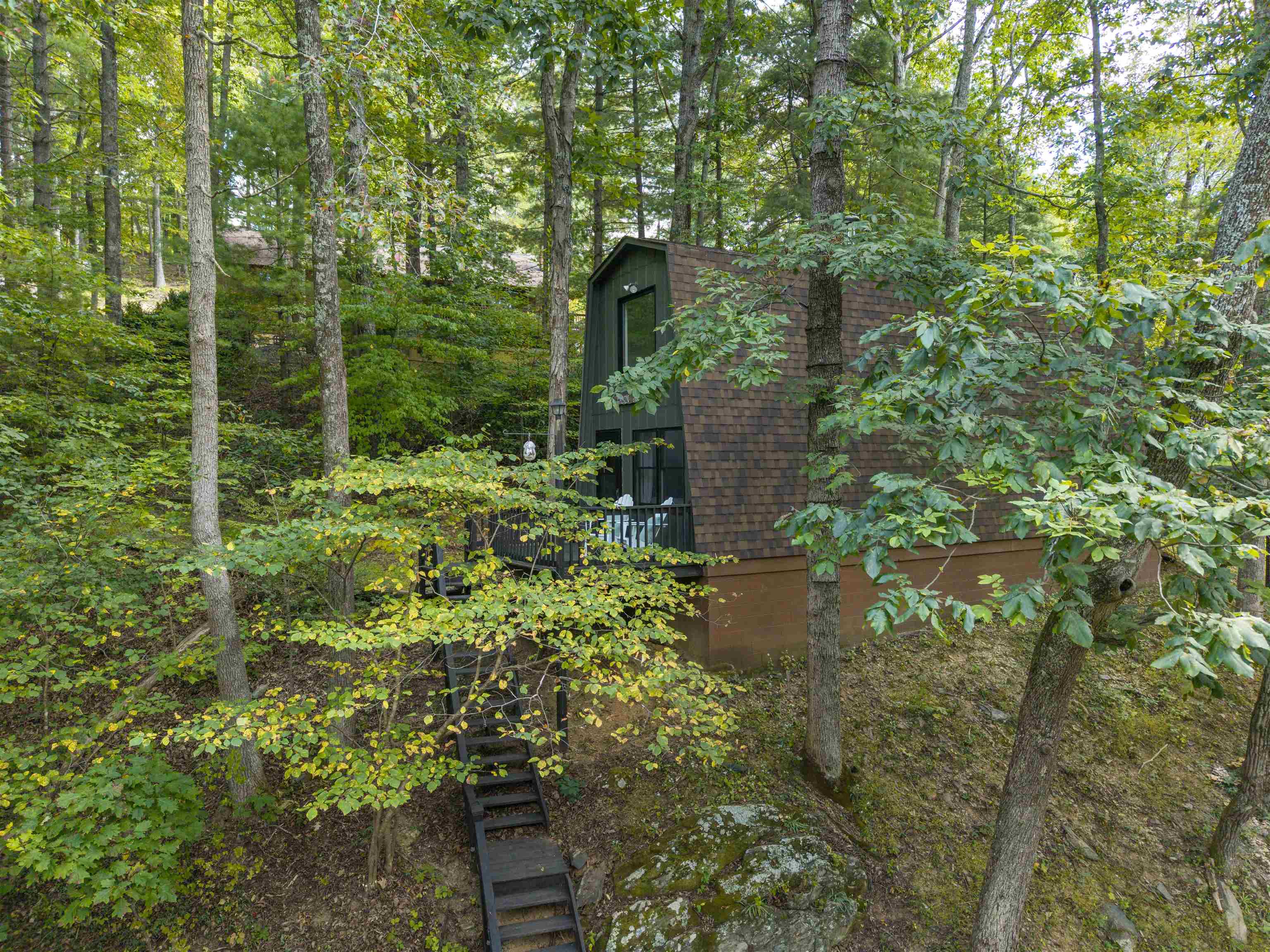21 CREEKWOOD LN, LYNDHURST, Virginia 22952, 2 Bedrooms Bedrooms, ,1 BathroomBathrooms,Residential,Cabin Rockwood,21 CREEKWOOD LN,669196 MLS # 669196