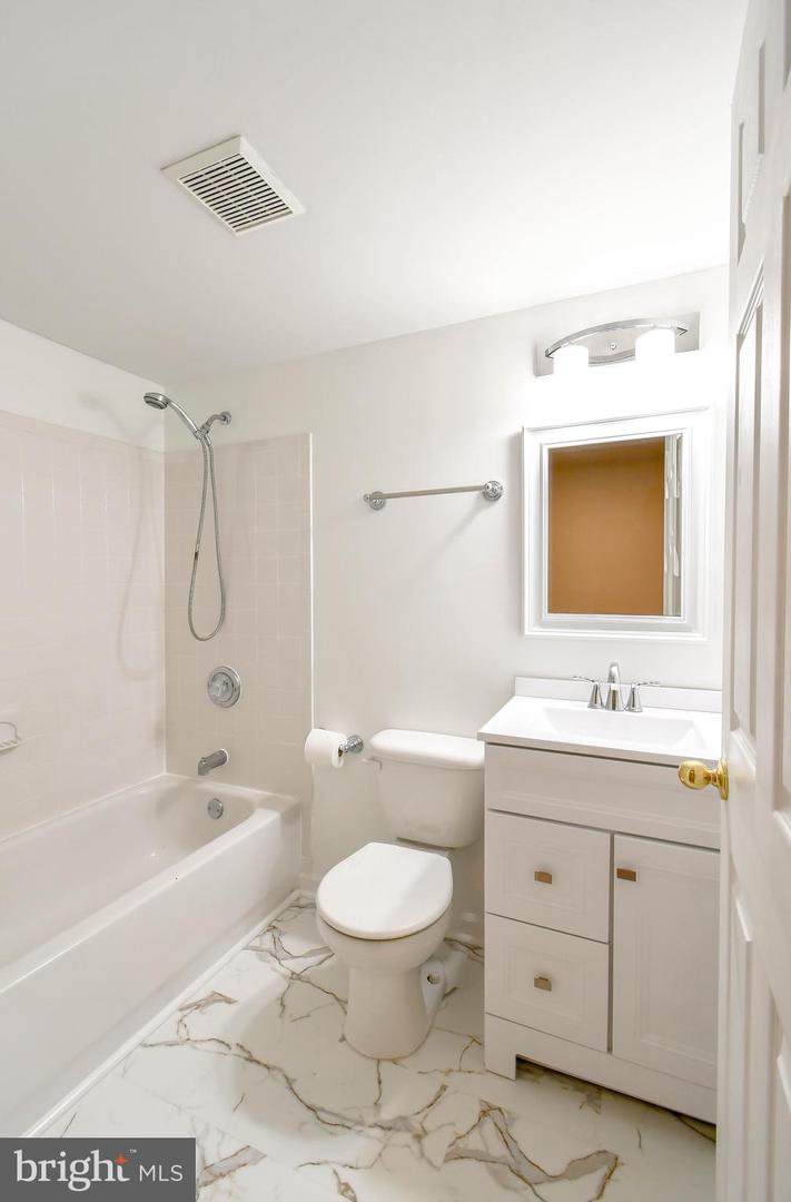 9179 WEATHERSFIELD DR, BRISTOW, Virginia 20136, 5 Bedrooms Bedrooms, ,3 BathroomsBathrooms,Residential,For sale,9179 WEATHERSFIELD DR,VAPW2104366 MLS # VAPW2104366