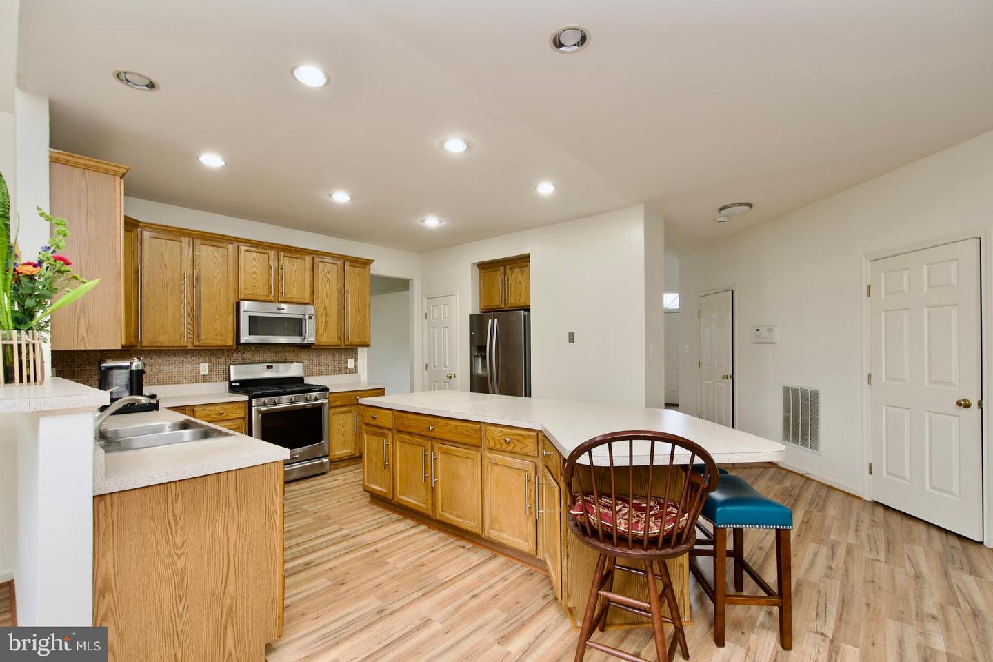 15417 BALD EAGLE LN, WOODBRIDGE, Virginia 22191, 5 Bedrooms Bedrooms, ,3 BathroomsBathrooms,Residential,For sale,15417 BALD EAGLE LN,VAPW2104392 MLS # VAPW2104392