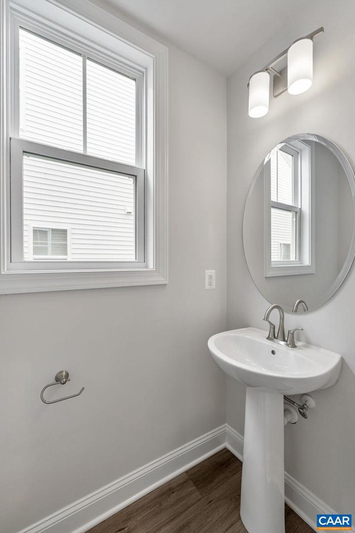 208 SUNBIRD LN, WAYNESBORO, Virginia 22980, 3 Bedrooms Bedrooms, ,2 BathroomsBathrooms,Residential,For sale,208 SUNBIRD LN,669164 MLS # 669164 208 SUNBIRD LN, WAYNESBORO, Virginia 22980, 3 Bedrooms Bedrooms, ,2 BathroomsBathrooms,Residential,For sale,208 SUNBIRD LN,669164 MLS # 669164