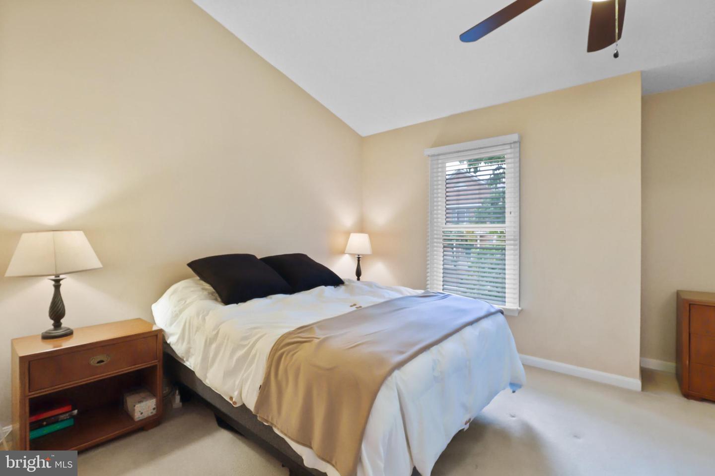 6036 ROCKTON CT, CENTREVILLE, Virginia 20121, 3 Bedrooms Bedrooms, 12 Rooms Rooms,2 BathroomsBathrooms,Residential,For sale,6036 ROCKTON CT,VAFX2268270 MLS # VAFX2268270