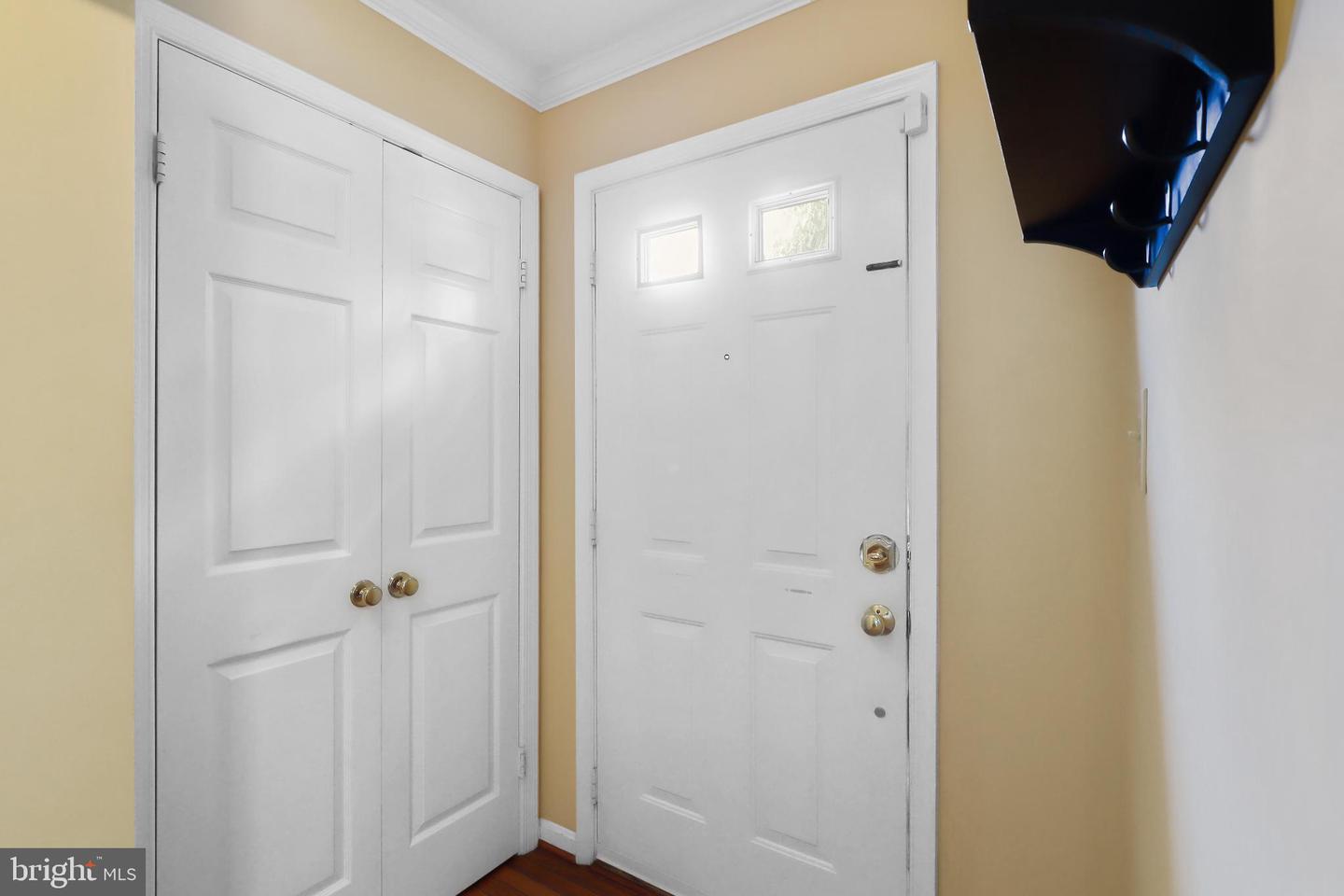 6036 ROCKTON CT, CENTREVILLE, Virginia 20121, 3 Bedrooms Bedrooms, 12 Rooms Rooms,2 BathroomsBathrooms,Residential,For sale,6036 ROCKTON CT,VAFX2268270 MLS # VAFX2268270