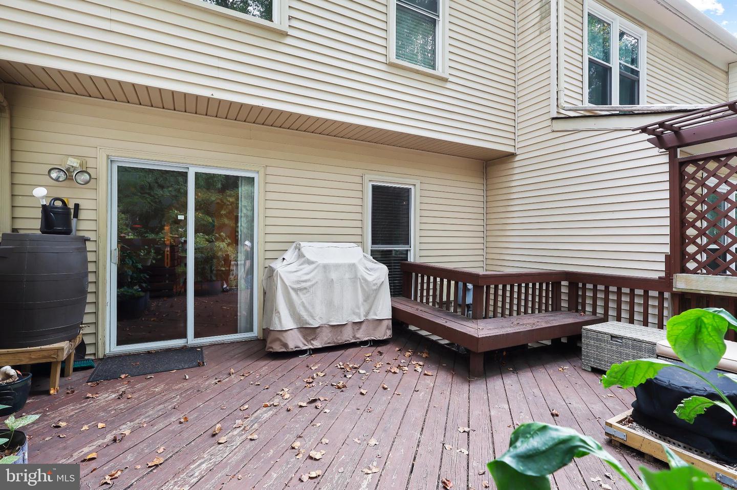 6036 ROCKTON CT, CENTREVILLE, Virginia 20121, 3 Bedrooms Bedrooms, 12 Rooms Rooms,2 BathroomsBathrooms,Residential,For sale,6036 ROCKTON CT,VAFX2268270 MLS # VAFX2268270