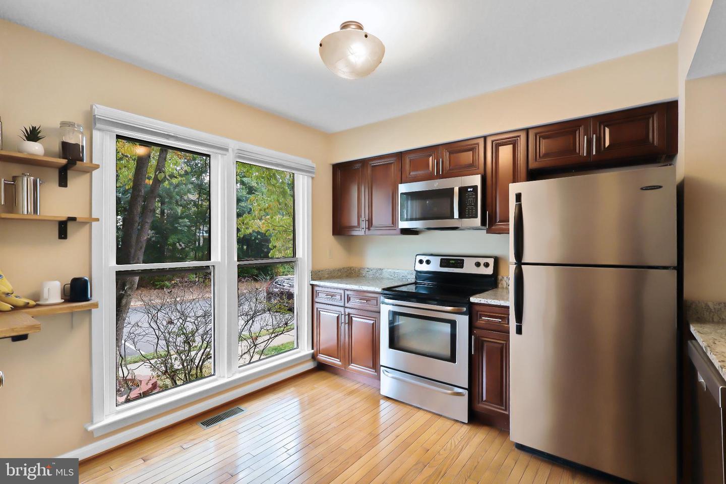 6036 ROCKTON CT, CENTREVILLE, Virginia 20121, 3 Bedrooms Bedrooms, 12 Rooms Rooms,2 BathroomsBathrooms,Residential,For sale,6036 ROCKTON CT,VAFX2268270 MLS # VAFX2268270