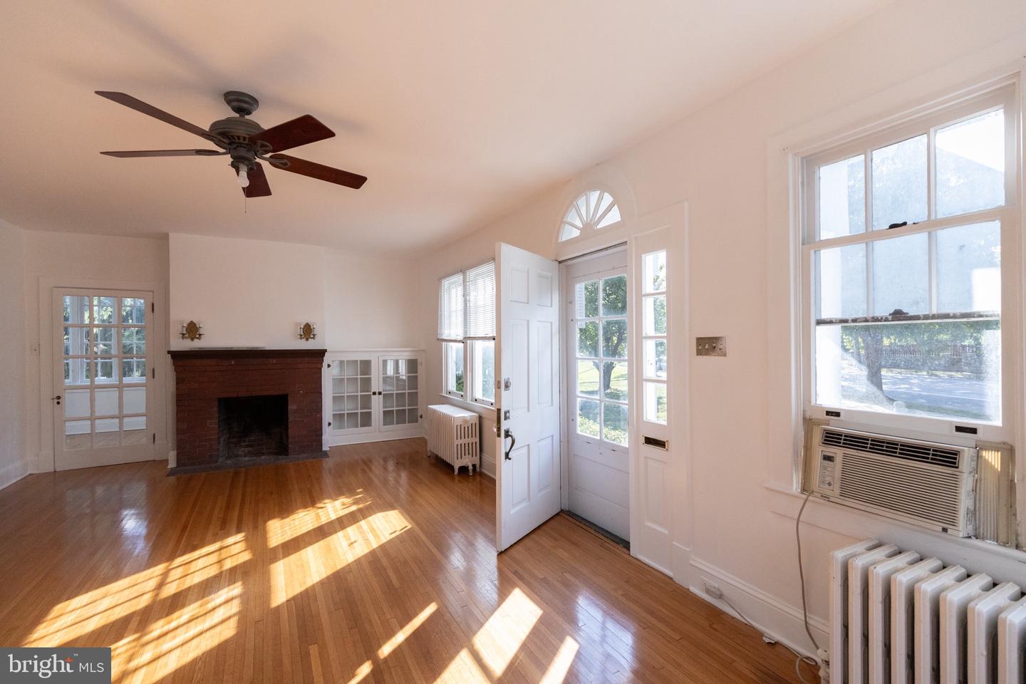 1400 VALLEY AVE, WINCHESTER, Virginia 22601, 6 Bedrooms Bedrooms, ,2 BathroomsBathrooms,Residential,For sale,1400 VALLEY AVE,VAWI2009108 MLS # VAWI2009108 1400 VALLEY AVE, WINCHESTER, Virginia 22601, 6 Bedrooms Bedrooms, ,2 BathroomsBathrooms,Residential,For sale,1400 VALLEY AVE,VAWI2009108 MLS # VAWI2009108