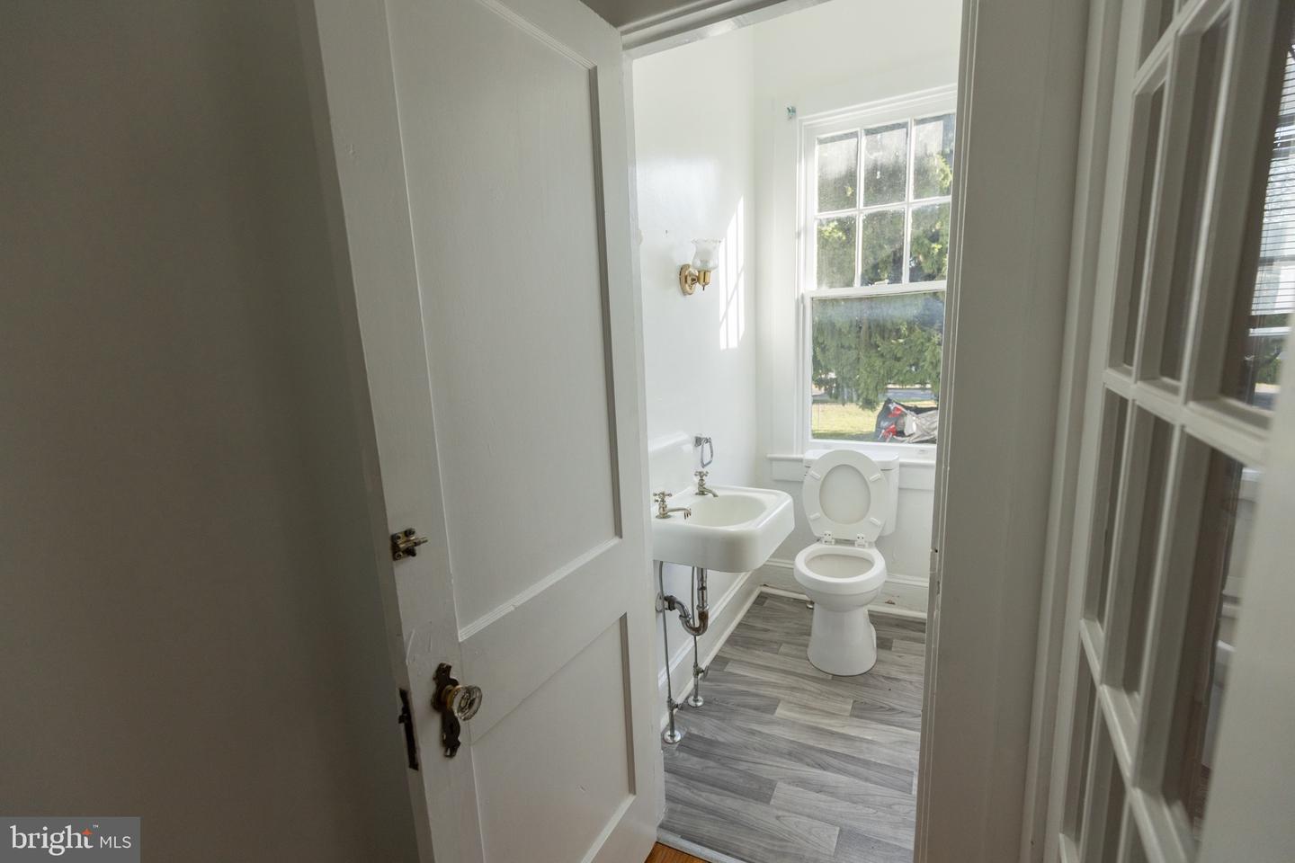 1400 VALLEY AVE, WINCHESTER, Virginia 22601, 6 Bedrooms Bedrooms, ,2 BathroomsBathrooms,Residential,For sale,1400 VALLEY AVE,VAWI2009108 MLS # VAWI2009108 1400 VALLEY AVE, WINCHESTER, Virginia 22601, 6 Bedrooms Bedrooms, ,2 BathroomsBathrooms,Residential,For sale,1400 VALLEY AVE,VAWI2009108 MLS # VAWI2009108