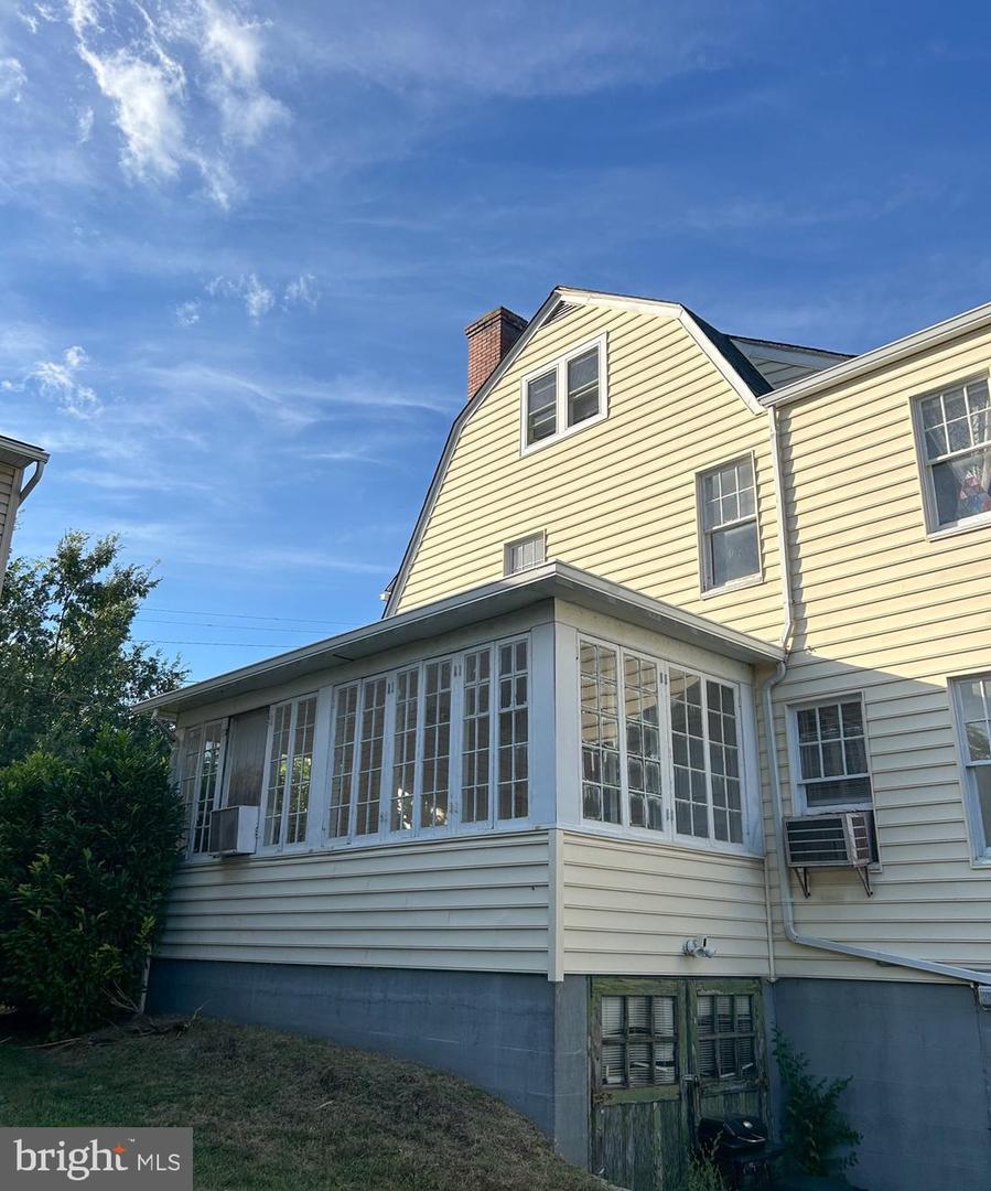 1400 VALLEY AVE, WINCHESTER, Virginia 22601, 6 Bedrooms Bedrooms, ,2 BathroomsBathrooms,Residential,For sale,1400 VALLEY AVE,VAWI2009108 MLS # VAWI2009108 1400 VALLEY AVE, WINCHESTER, Virginia 22601, 6 Bedrooms Bedrooms, ,2 BathroomsBathrooms,Residential,For sale,1400 VALLEY AVE,VAWI2009108 MLS # VAWI2009108