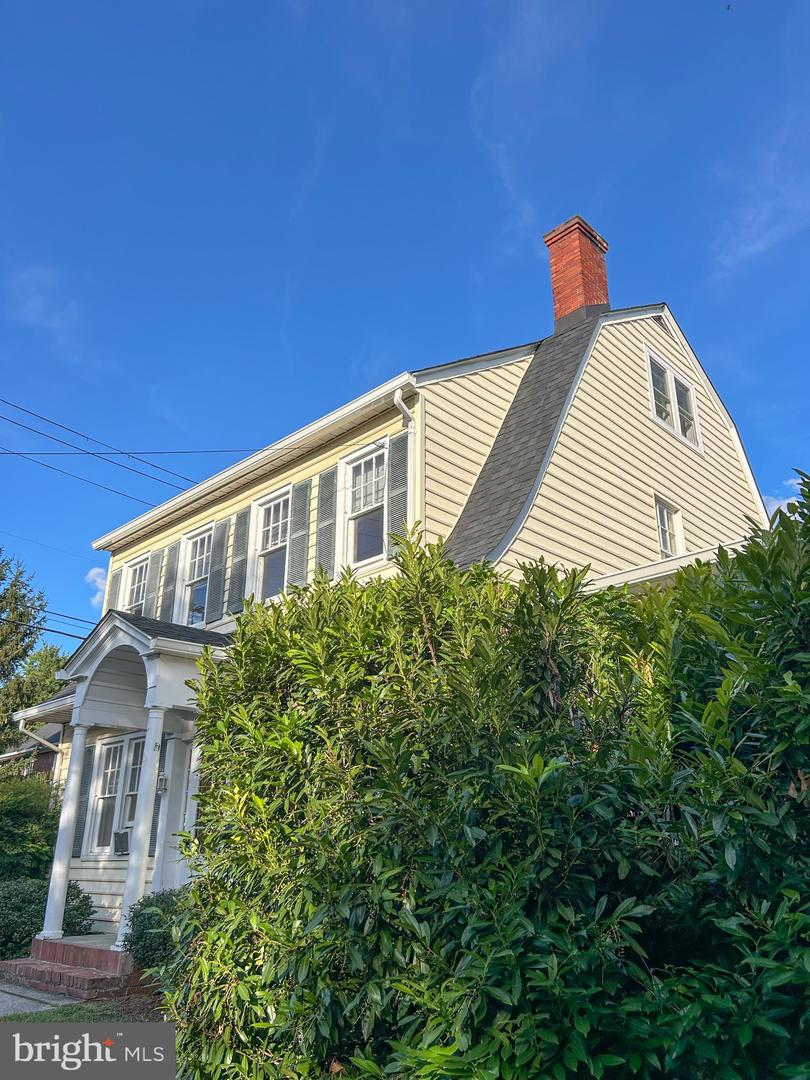 1400 VALLEY AVE, WINCHESTER, Virginia 22601, 6 Bedrooms Bedrooms, ,2 BathroomsBathrooms,Residential,For sale,1400 VALLEY AVE,VAWI2009108 MLS # VAWI2009108 1400 VALLEY AVE, WINCHESTER, Virginia 22601, 6 Bedrooms Bedrooms, ,2 BathroomsBathrooms,Residential,For sale,1400 VALLEY AVE,VAWI2009108 MLS # VAWI2009108