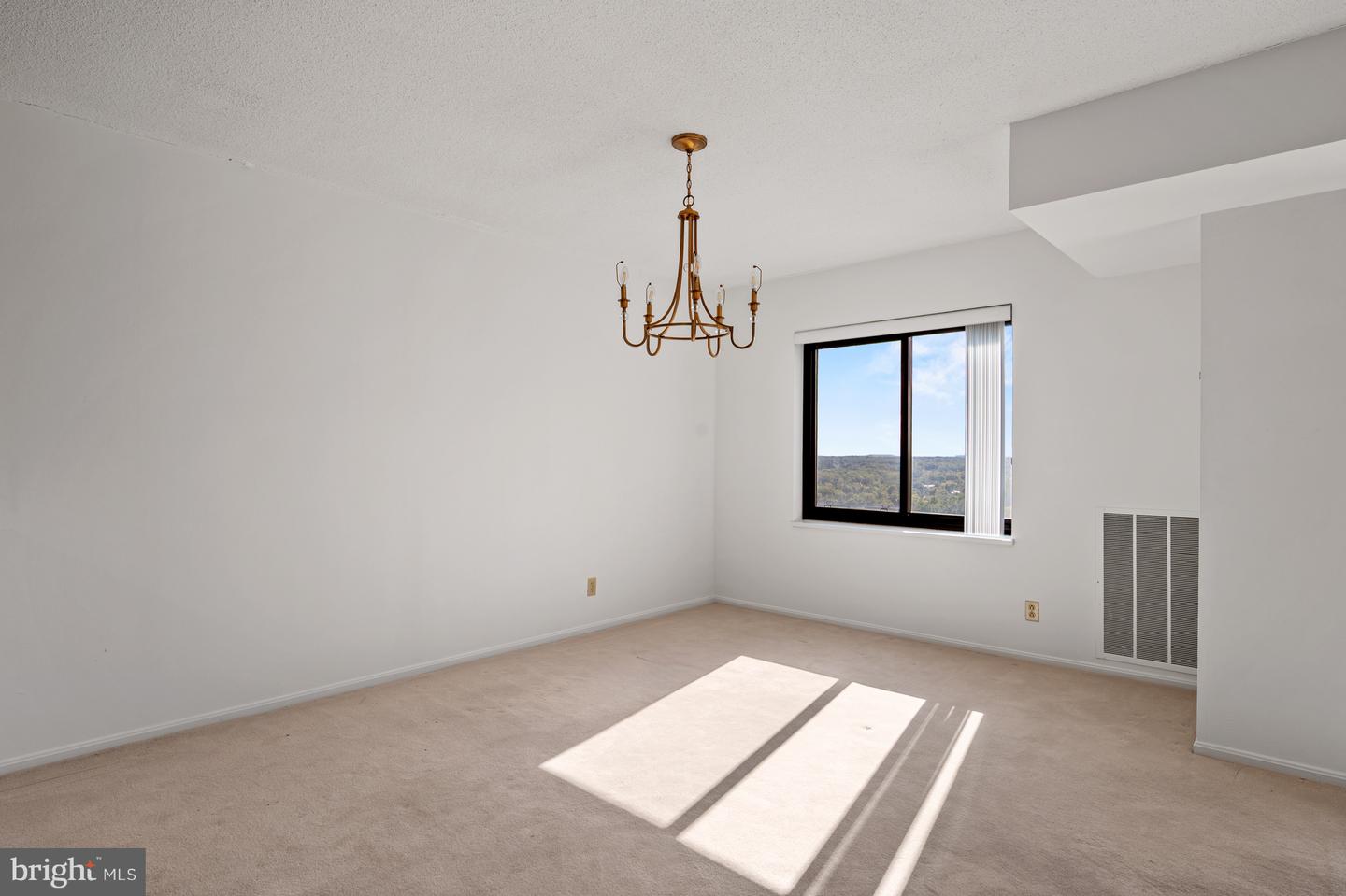 307 YOAKUM PKWY #1808, ALEXANDRIA, Virginia 22304, 2 Bedrooms Bedrooms, 4 Rooms Rooms,2 BathroomsBathrooms,Residential,For sale,307 YOAKUM PKWY #1808,VAAX2049958 MLS # VAAX2049958