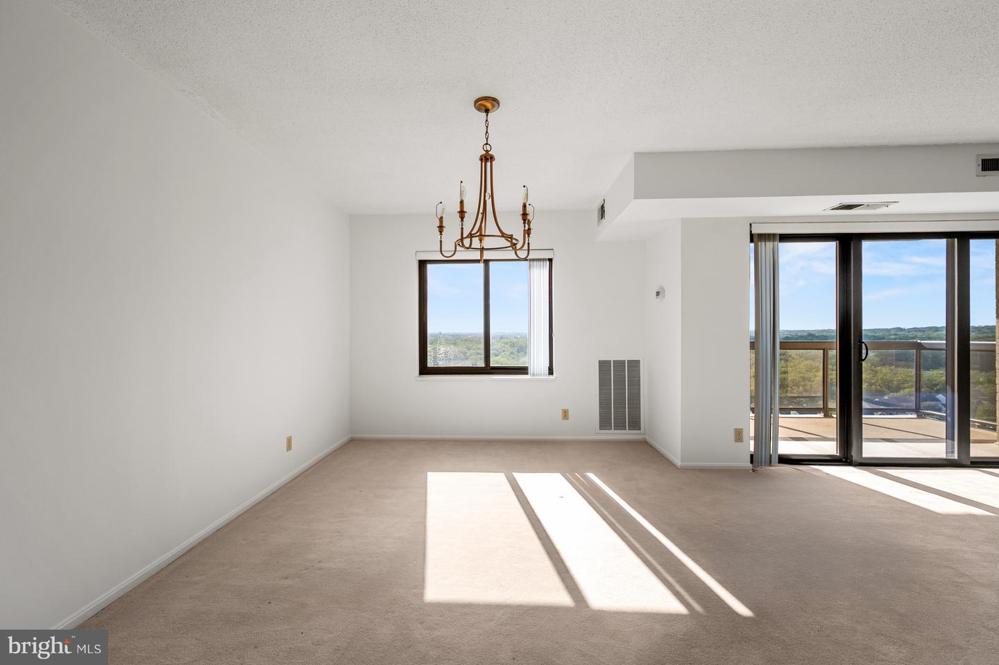 307 YOAKUM PKWY #1808, ALEXANDRIA, Virginia 22304, 2 Bedrooms Bedrooms, 4 Rooms Rooms,2 BathroomsBathrooms,Residential,For sale,307 YOAKUM PKWY #1808,VAAX2049958 MLS # VAAX2049958