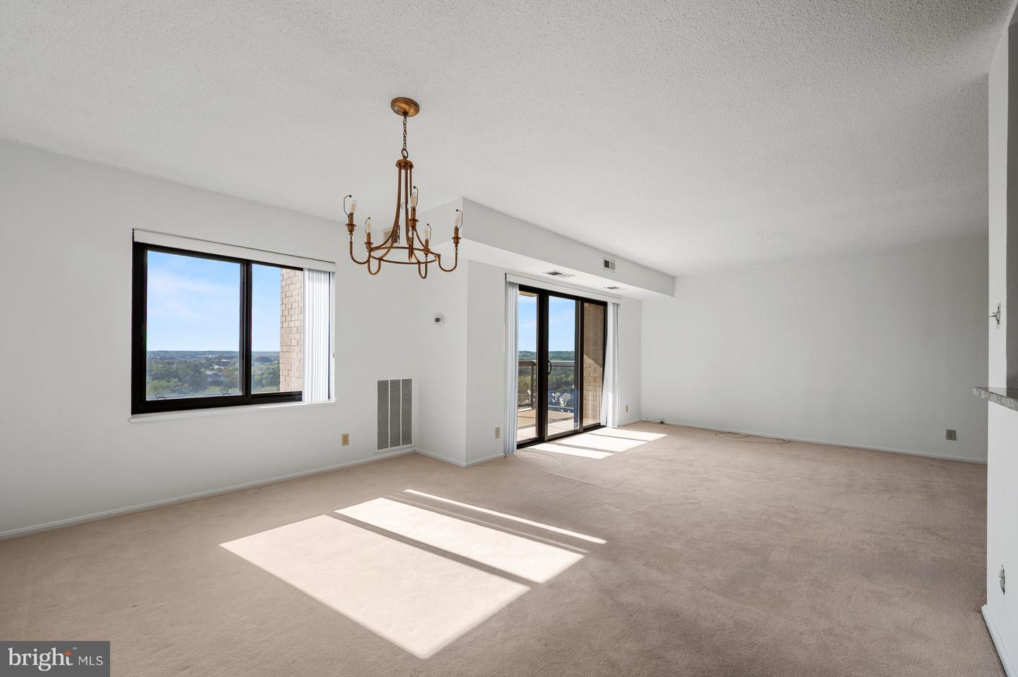 307 YOAKUM PKWY #1808, ALEXANDRIA, Virginia 22304, 2 Bedrooms Bedrooms, 4 Rooms Rooms,2 BathroomsBathrooms,Residential,For sale,307 YOAKUM PKWY #1808,VAAX2049958 MLS # VAAX2049958