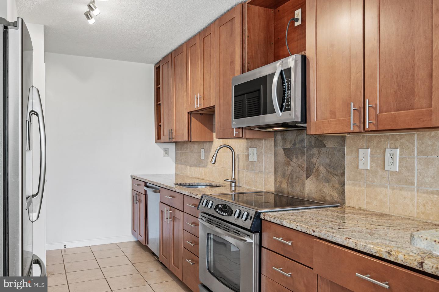 307 YOAKUM PKWY #1808, ALEXANDRIA, Virginia 22304, 2 Bedrooms Bedrooms, 4 Rooms Rooms,2 BathroomsBathrooms,Residential,For sale,307 YOAKUM PKWY #1808,VAAX2049958 MLS # VAAX2049958