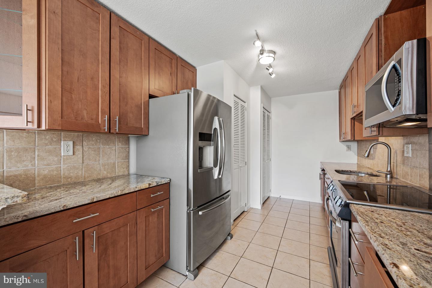 307 YOAKUM PKWY #1808, ALEXANDRIA, Virginia 22304, 2 Bedrooms Bedrooms, 4 Rooms Rooms,2 BathroomsBathrooms,Residential,For sale,307 YOAKUM PKWY #1808,VAAX2049958 MLS # VAAX2049958