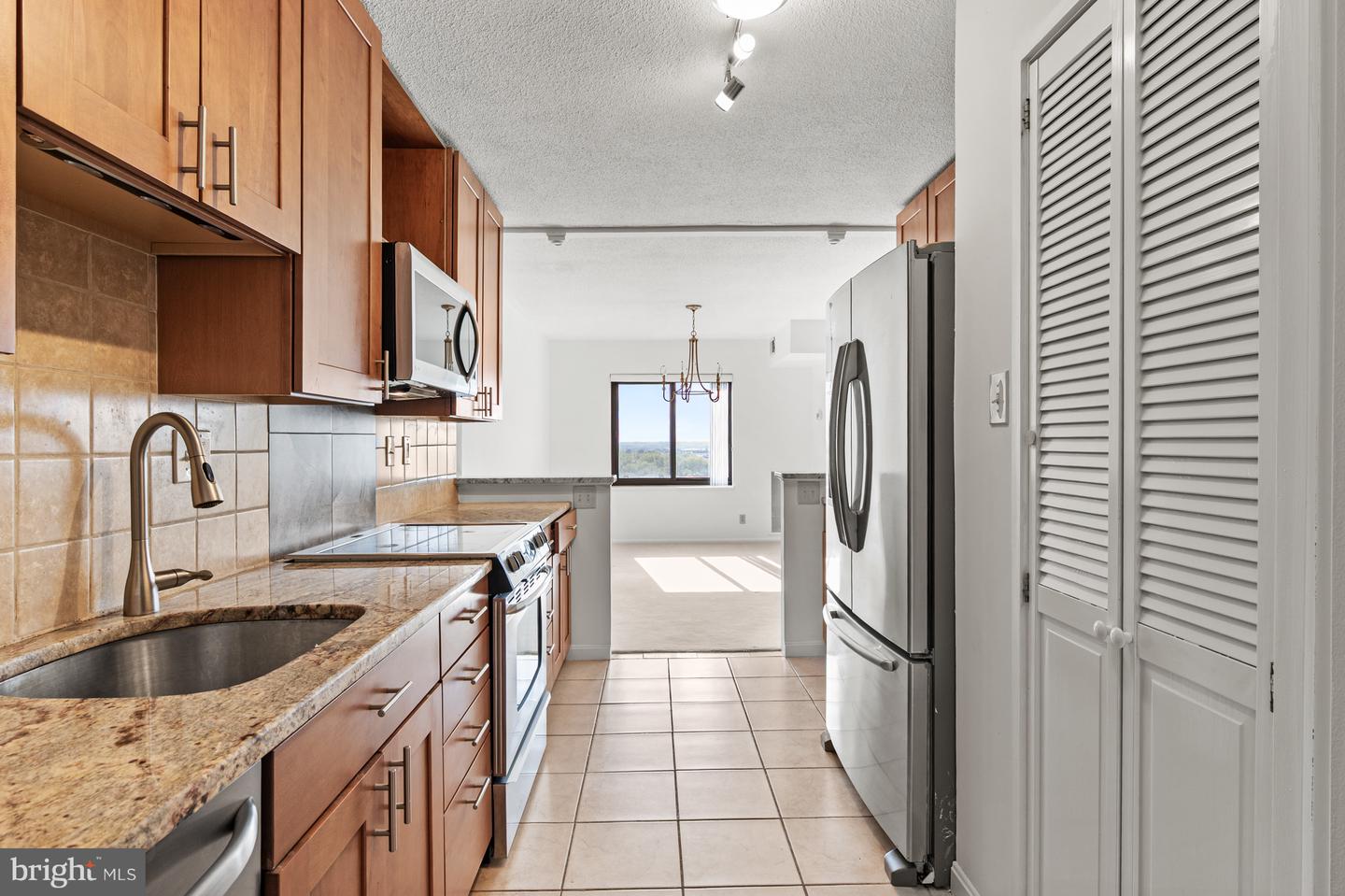 307 YOAKUM PKWY #1808, ALEXANDRIA, Virginia 22304, 2 Bedrooms Bedrooms, 4 Rooms Rooms,2 BathroomsBathrooms,Residential,For sale,307 YOAKUM PKWY #1808,VAAX2049958 MLS # VAAX2049958