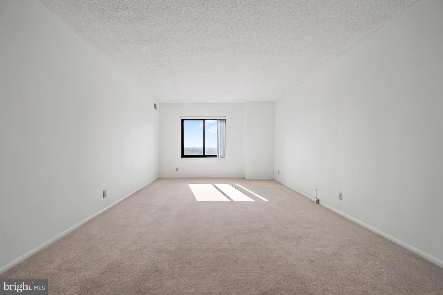 307 YOAKUM PKWY #1808, ALEXANDRIA, Virginia 22304, 2 Bedrooms Bedrooms, 4 Rooms Rooms,2 BathroomsBathrooms,Residential,For sale,307 YOAKUM PKWY #1808,VAAX2049958 MLS # VAAX2049958