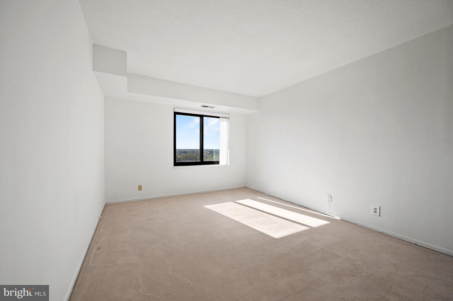 307 YOAKUM PKWY #1808, ALEXANDRIA, Virginia 22304, 2 Bedrooms Bedrooms, 4 Rooms Rooms,2 BathroomsBathrooms,Residential,For sale,307 YOAKUM PKWY #1808,VAAX2049958 MLS # VAAX2049958