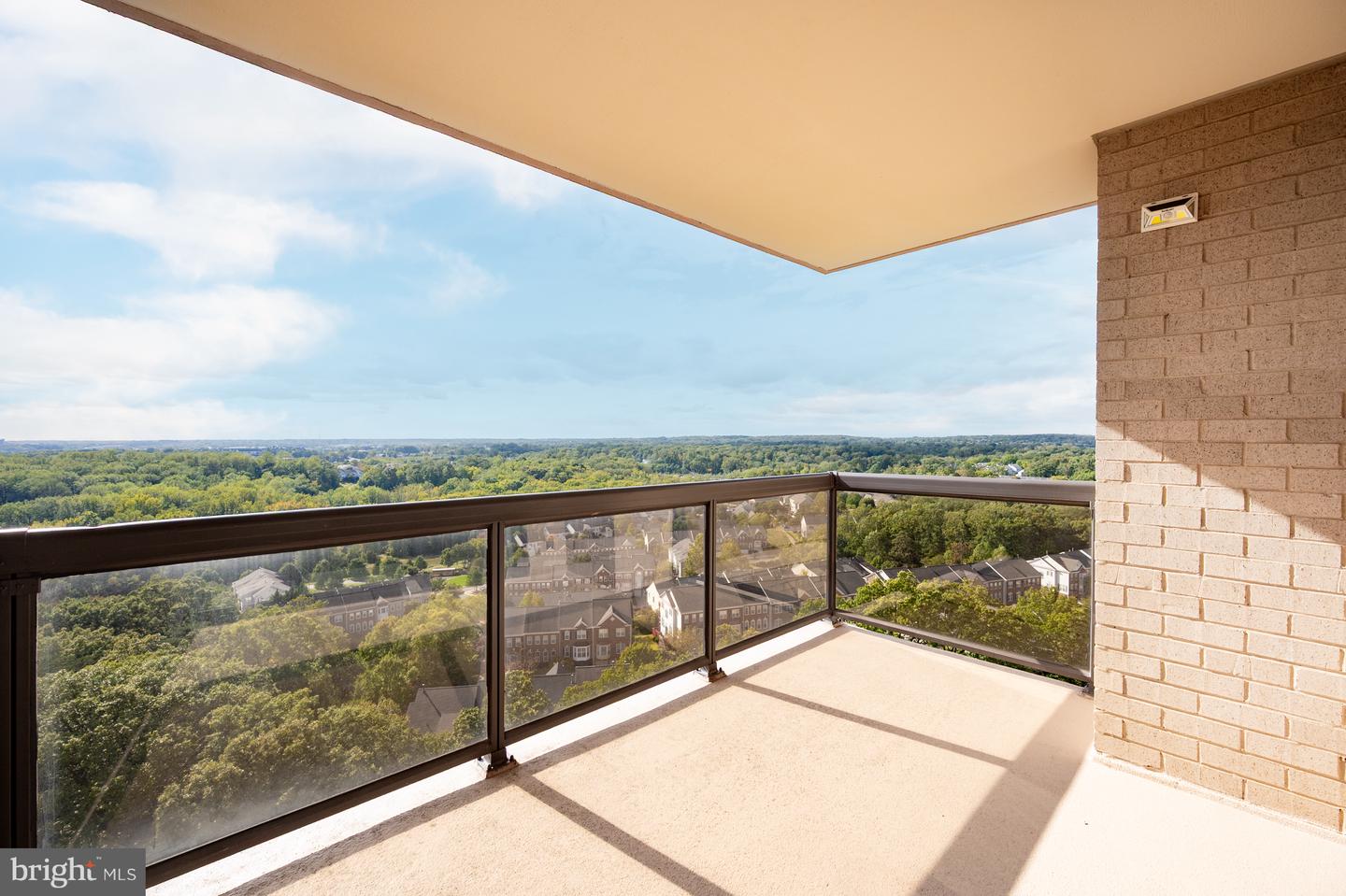 307 YOAKUM PKWY #1808, ALEXANDRIA, Virginia 22304, 2 Bedrooms Bedrooms, 4 Rooms Rooms,2 BathroomsBathrooms,Residential,For sale,307 YOAKUM PKWY #1808,VAAX2049958 MLS # VAAX2049958