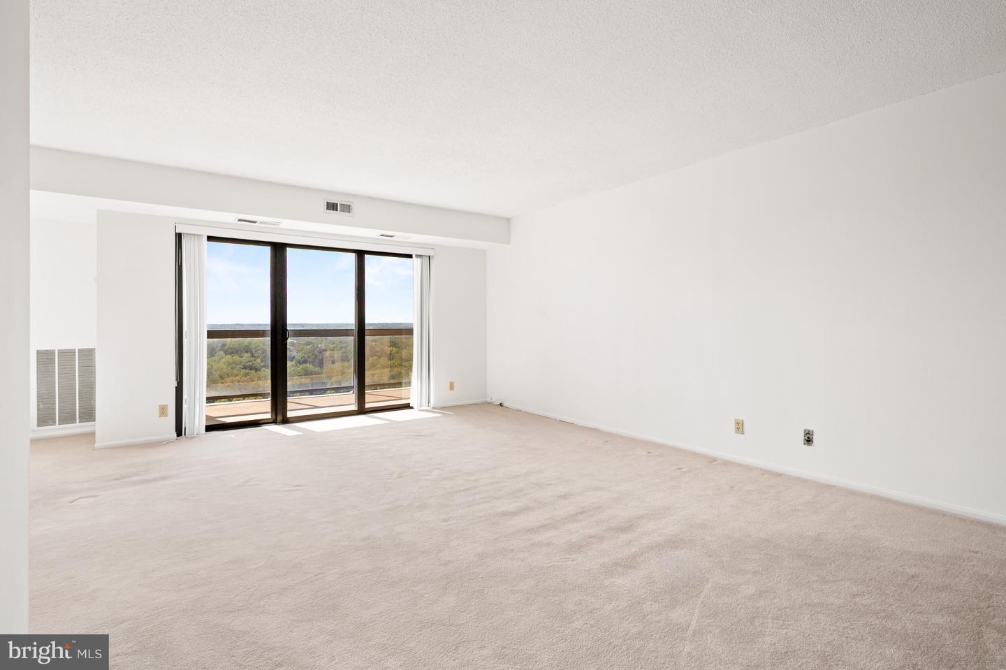 307 YOAKUM PKWY #1808, ALEXANDRIA, Virginia 22304, 2 Bedrooms Bedrooms, 4 Rooms Rooms,2 BathroomsBathrooms,Residential,For sale,307 YOAKUM PKWY #1808,VAAX2049958 MLS # VAAX2049958