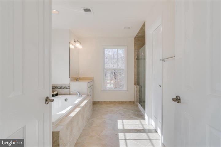 20 GLENBOGLE LN, STAFFORD, Virginia 22556, 5 Bedrooms Bedrooms, ,5 BathroomsBathrooms,Residential,For sale,20 GLENBOGLE LN,VAST2036672 MLS # VAST2036672